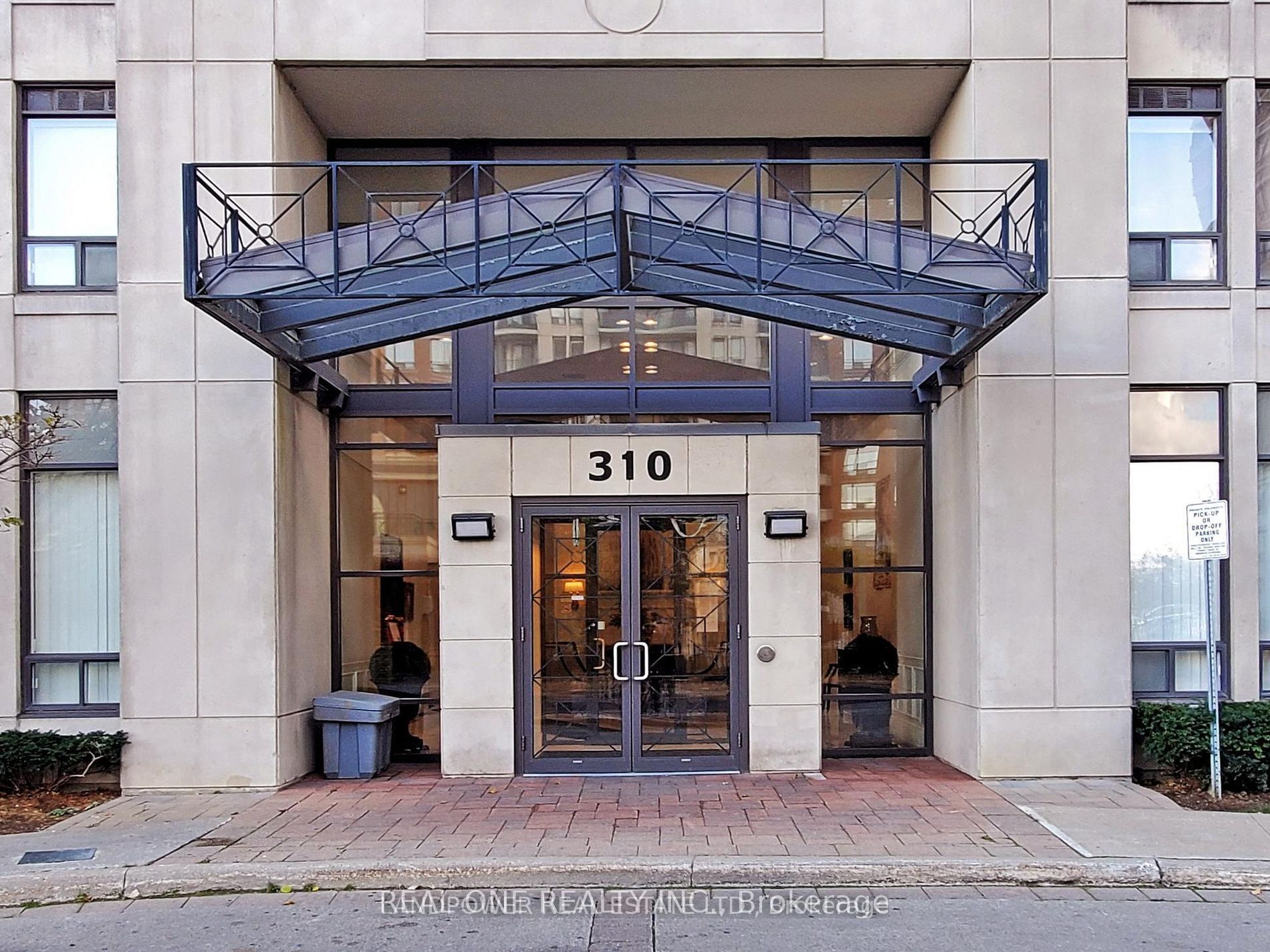 310 Red Maple Road 1203