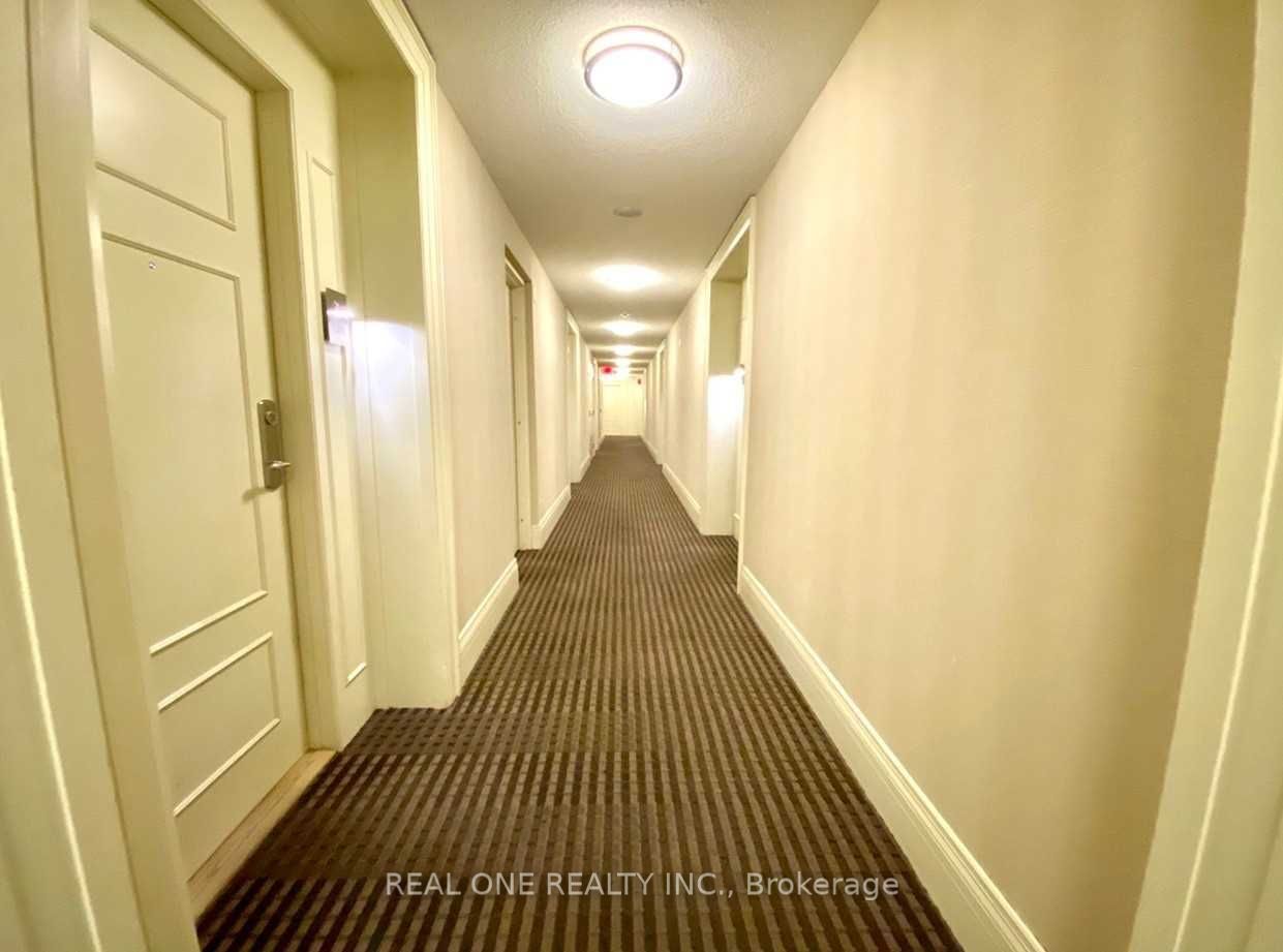 310 Red Maple Road 1203