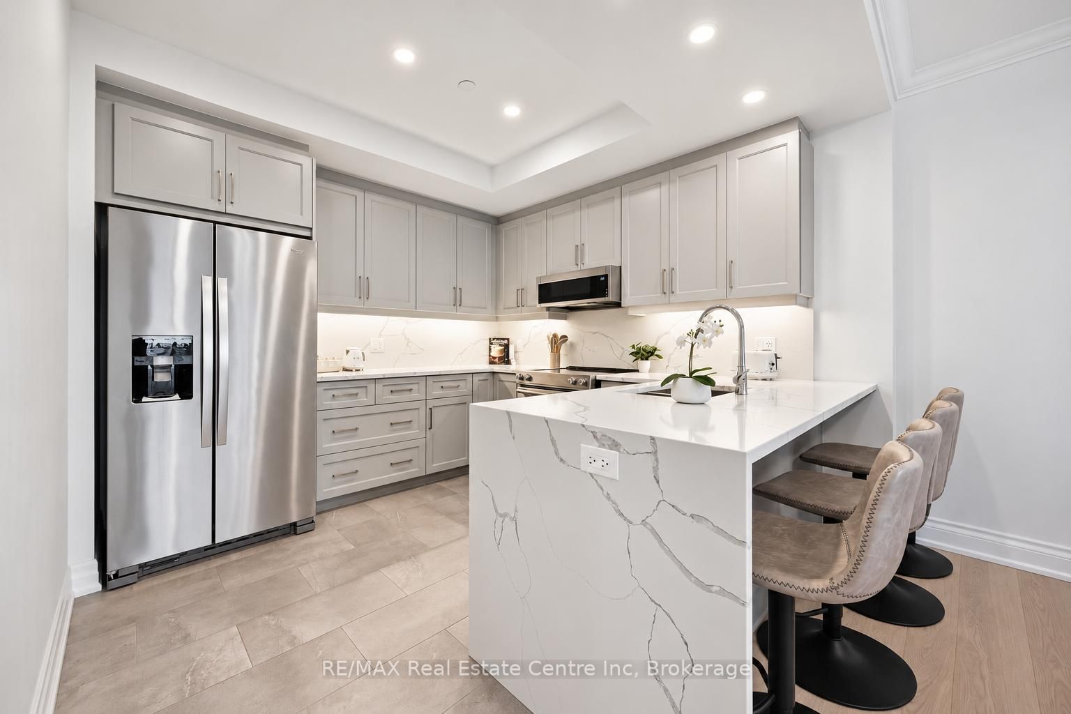 1880 Gordon Street 707