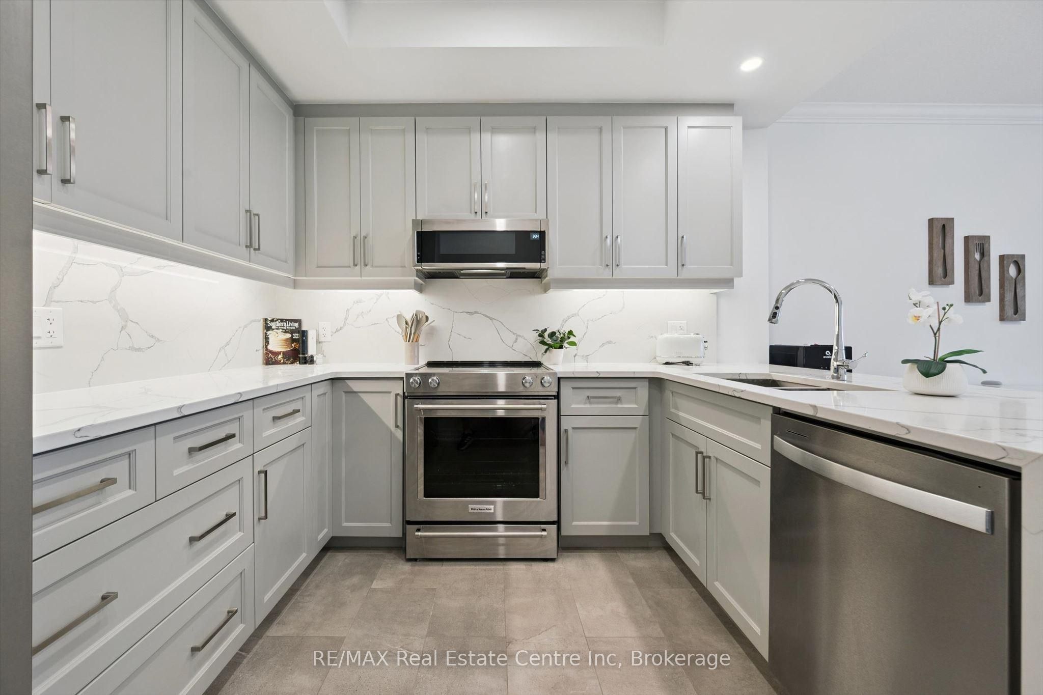 1880 Gordon Street 707