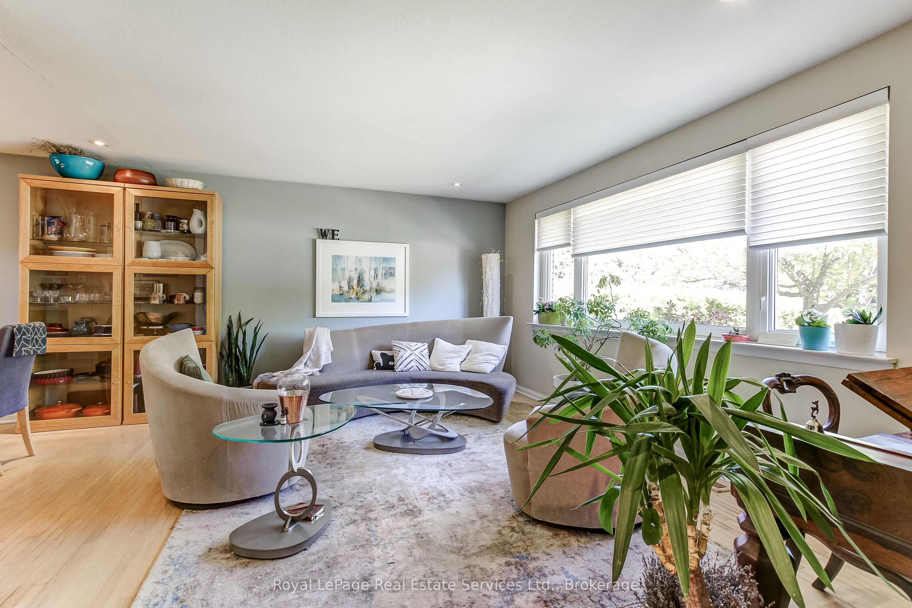 556 Trafford Crescent
