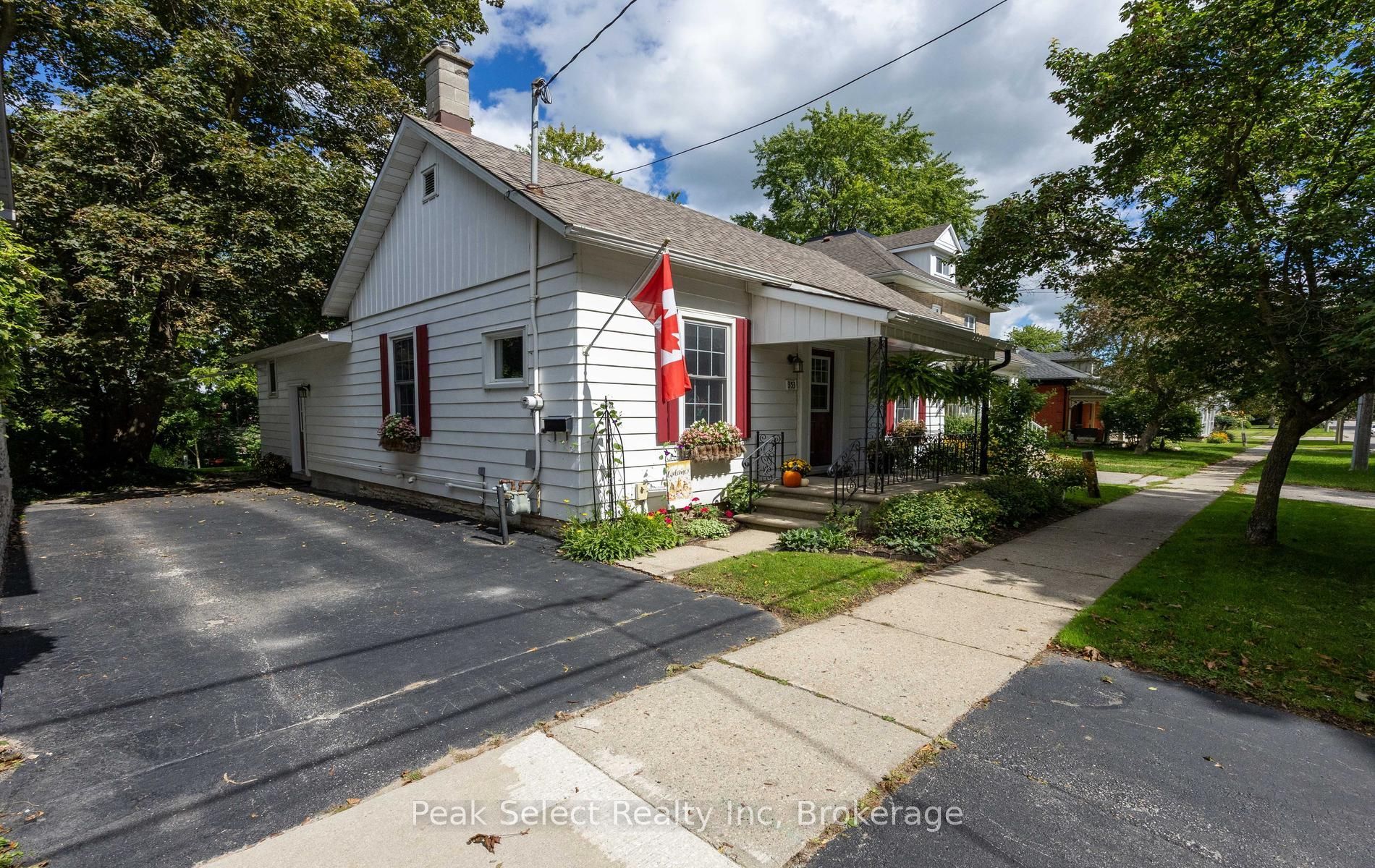 353 Queen Street E