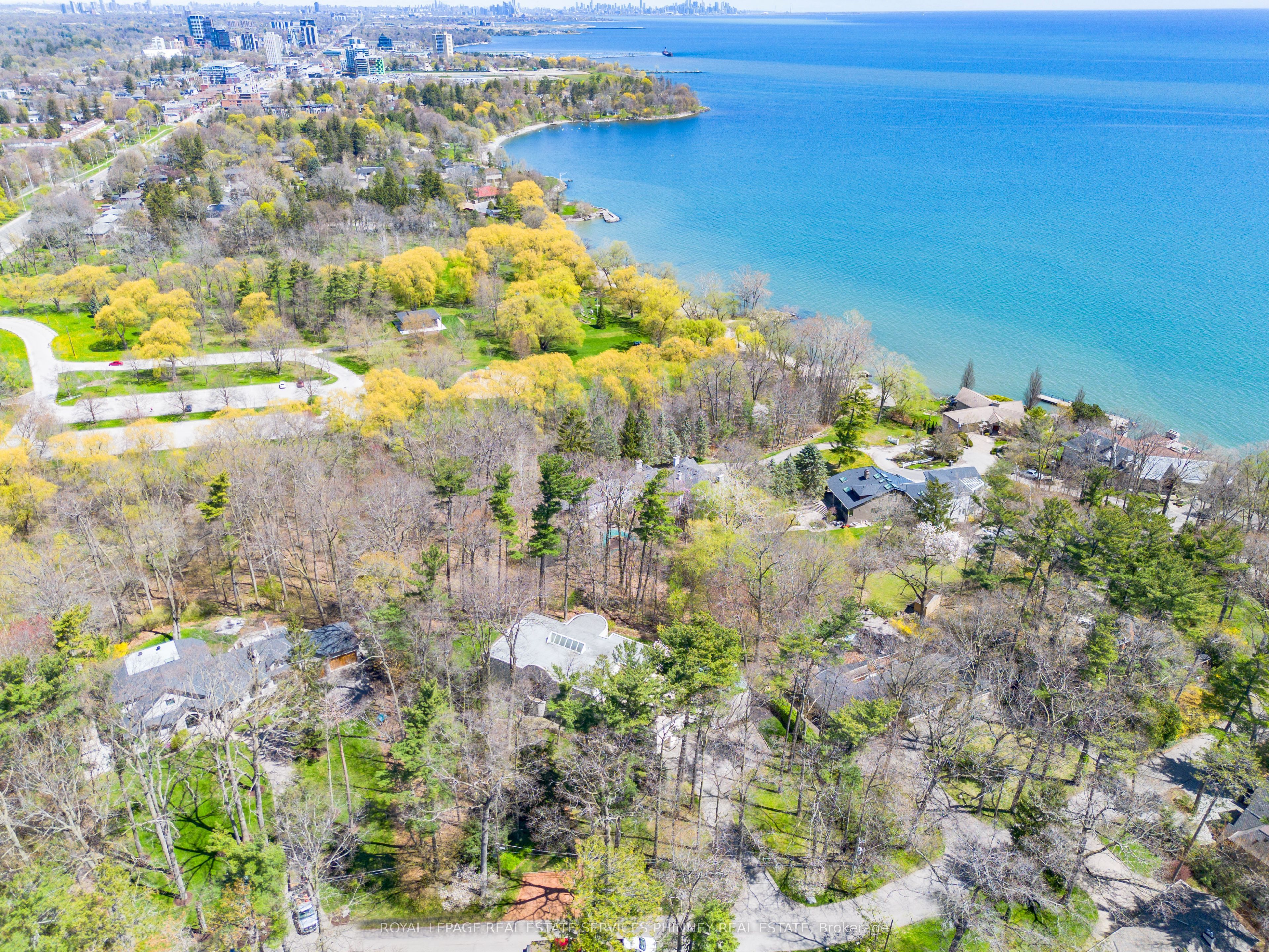 937 WHITTIER Crescent