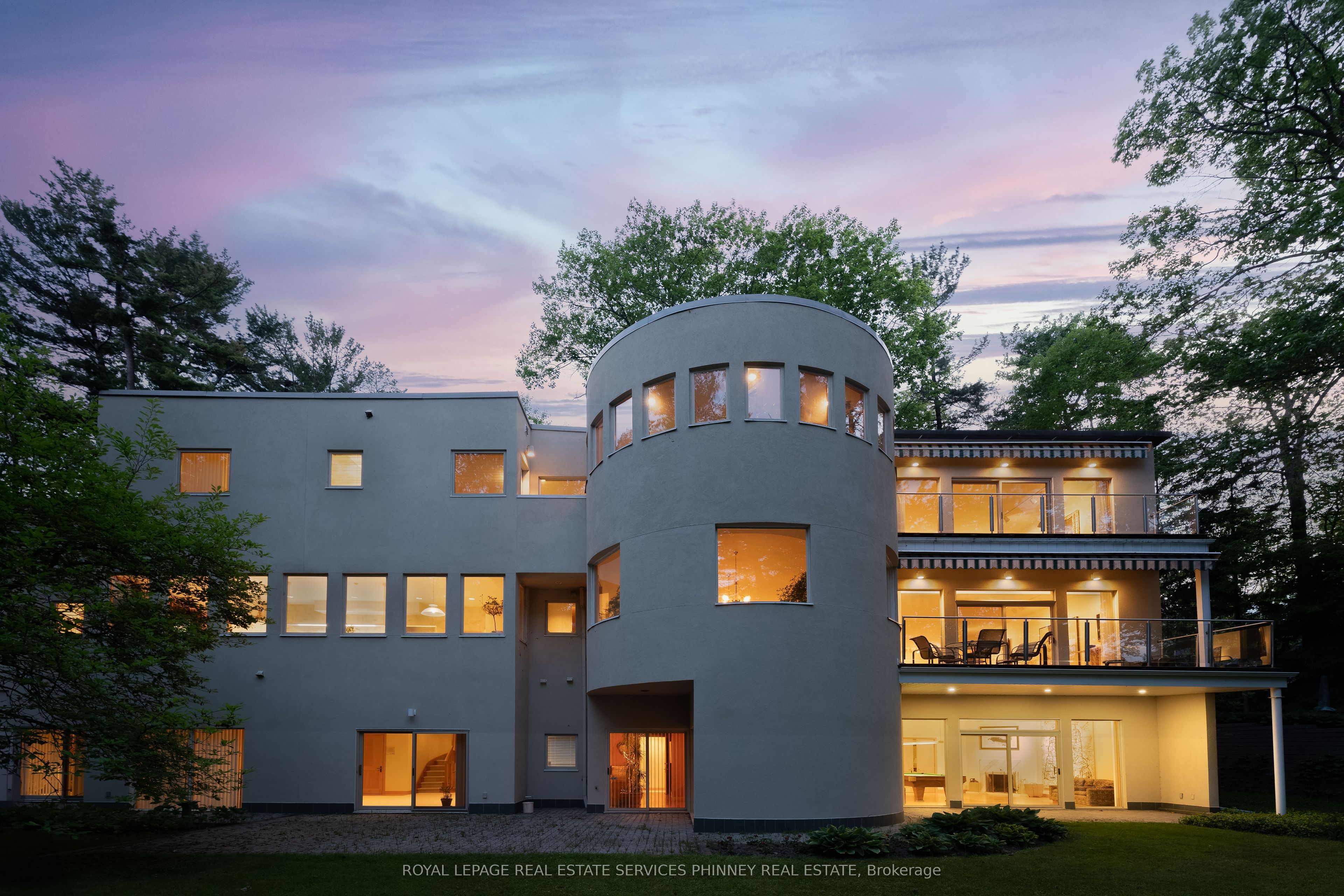 937 WHITTIER Crescent