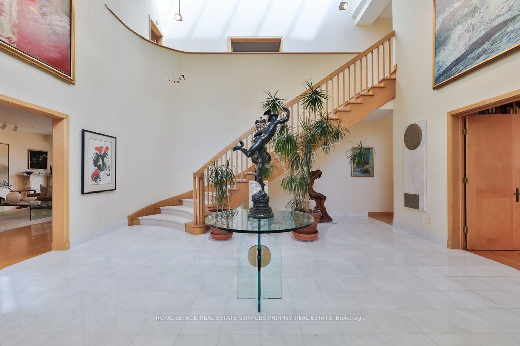 937 WHITTIER Crescent