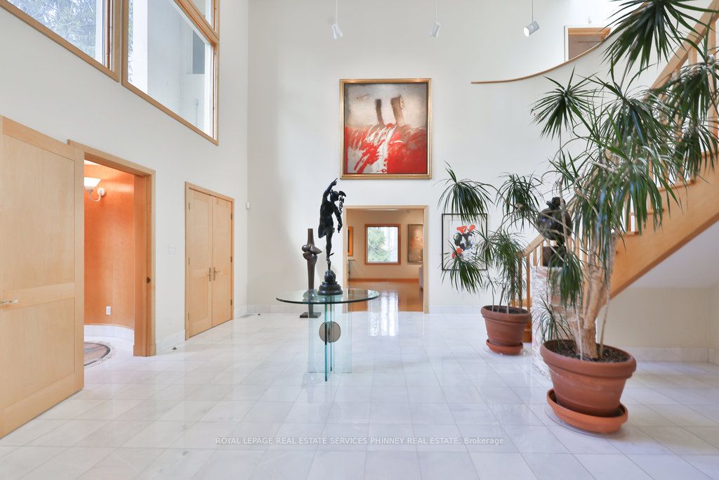 937 WHITTIER Crescent