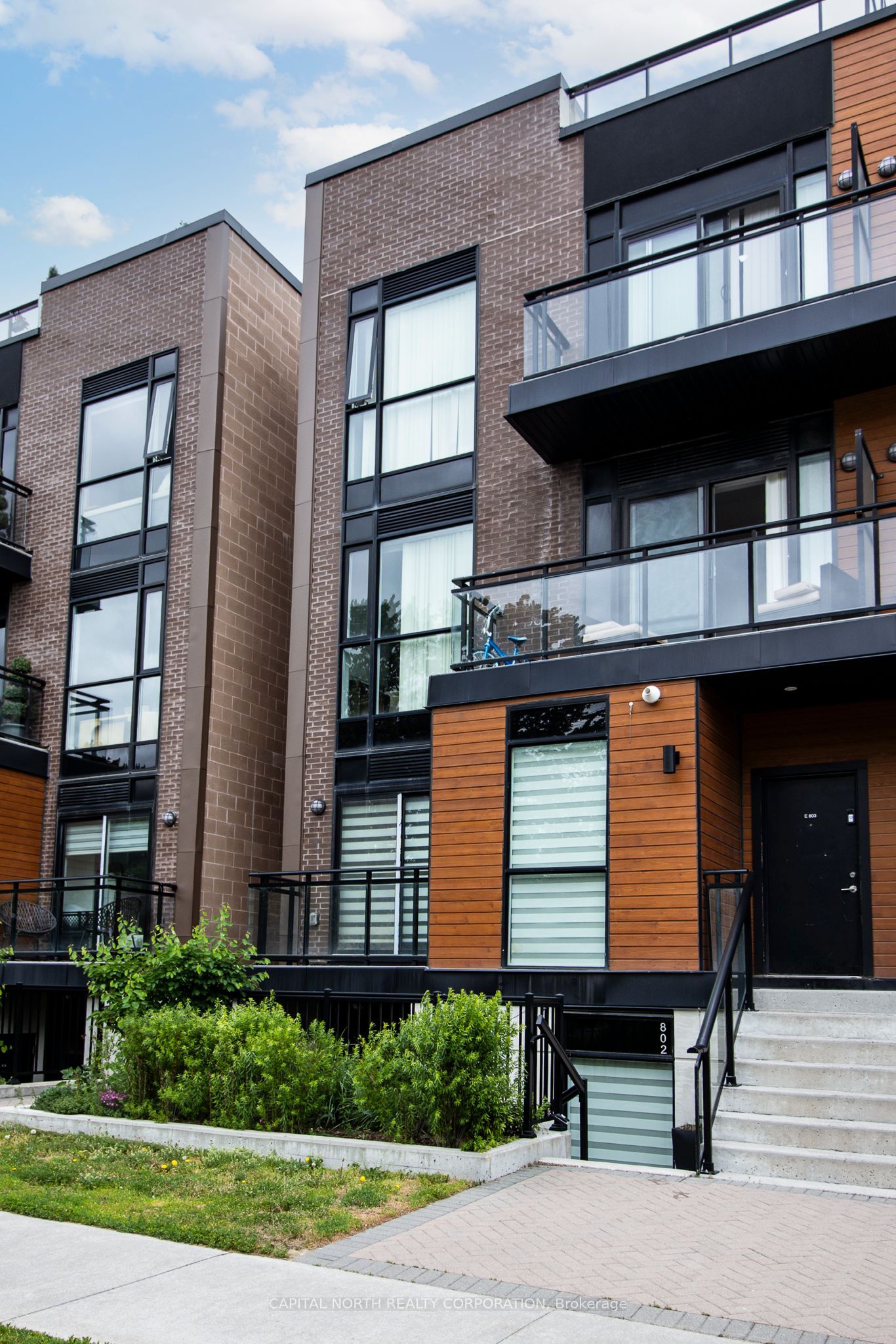 48 Coles Avenue 802