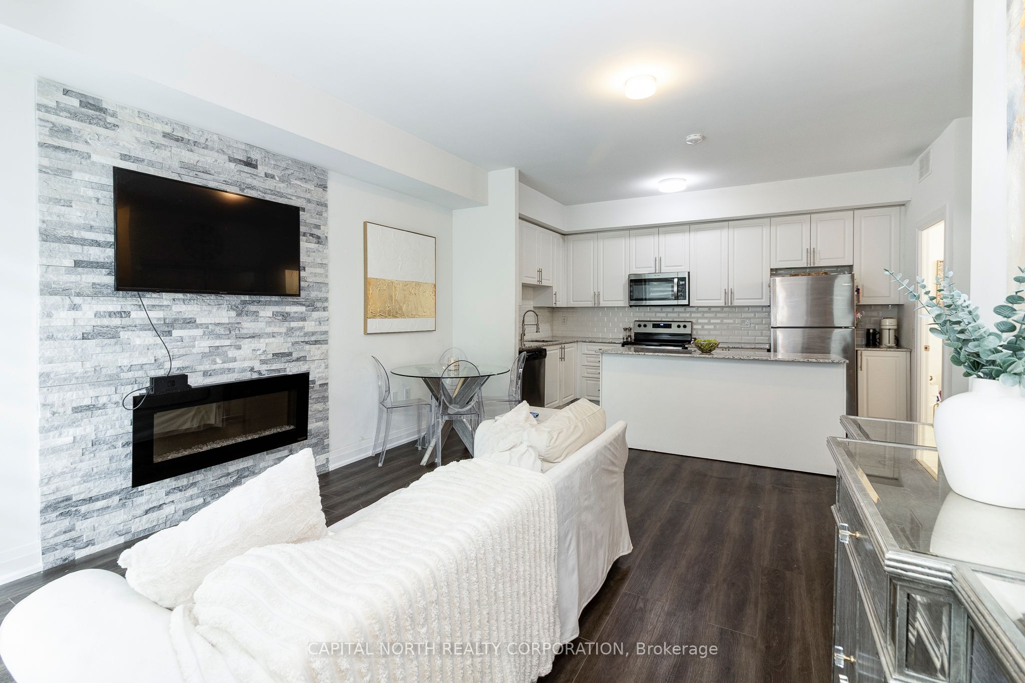 48 Coles Avenue 802