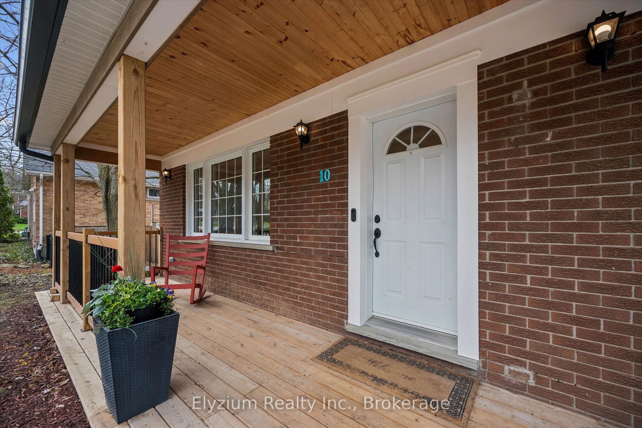 10 Winston Crescent