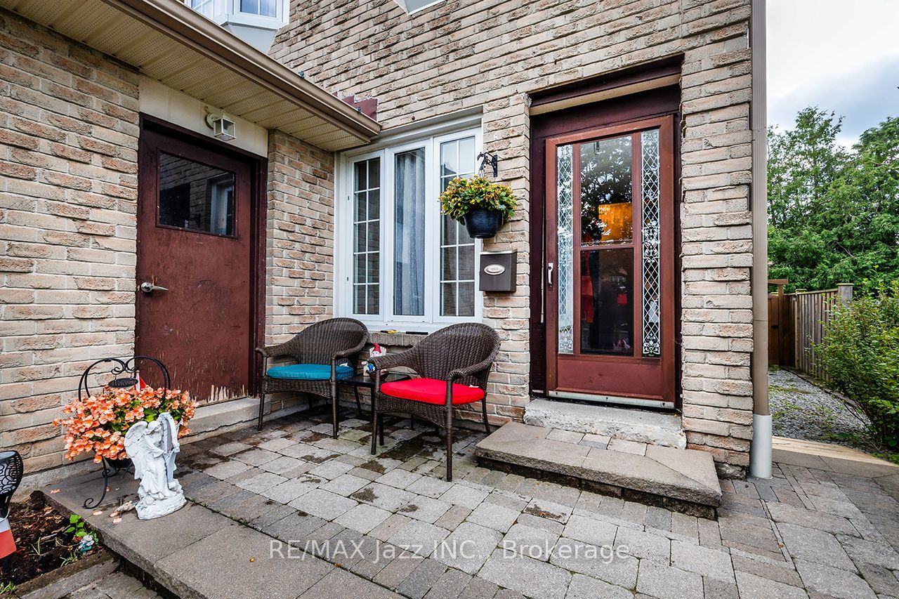 1305 Sunnybrae Crescent