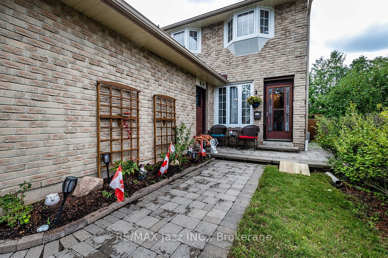 1305 Sunnybrae Crescent