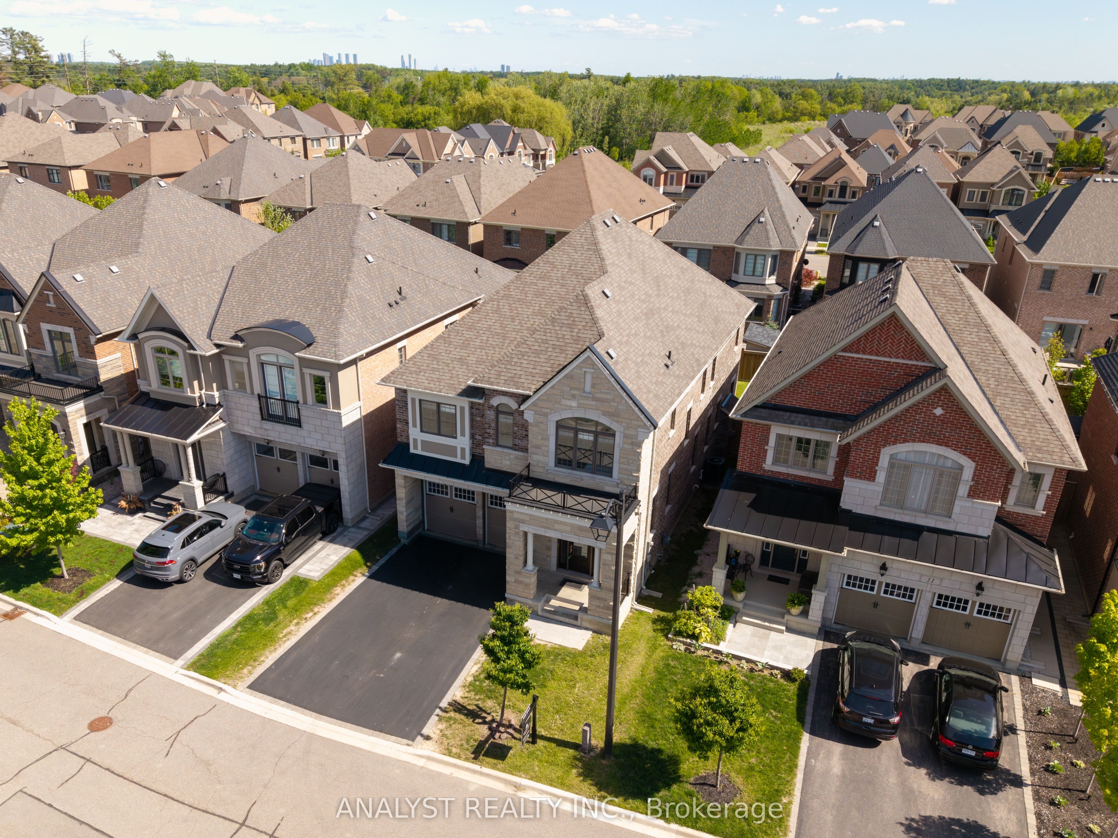 15 Streamside Street