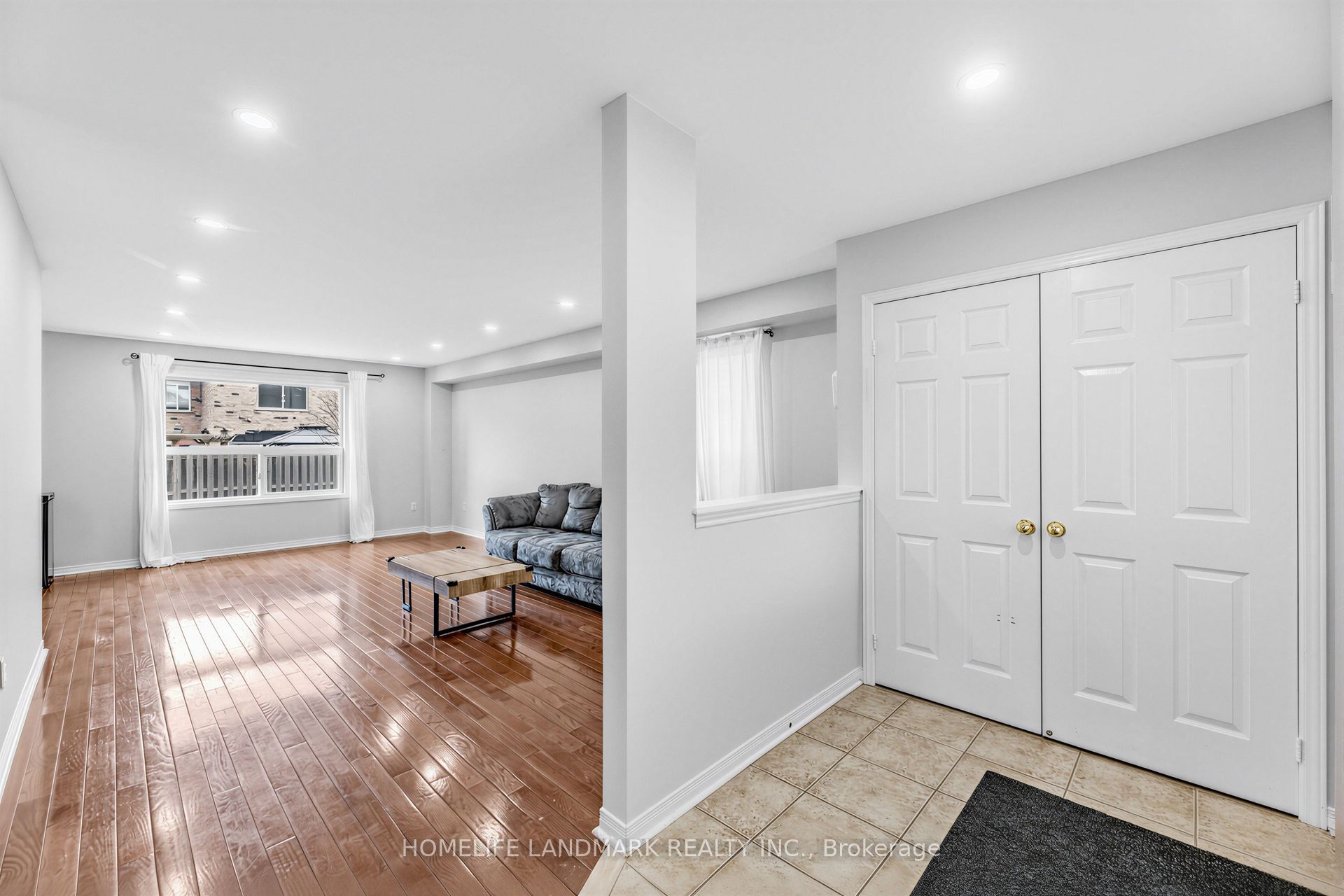 86 Laurier Avenue