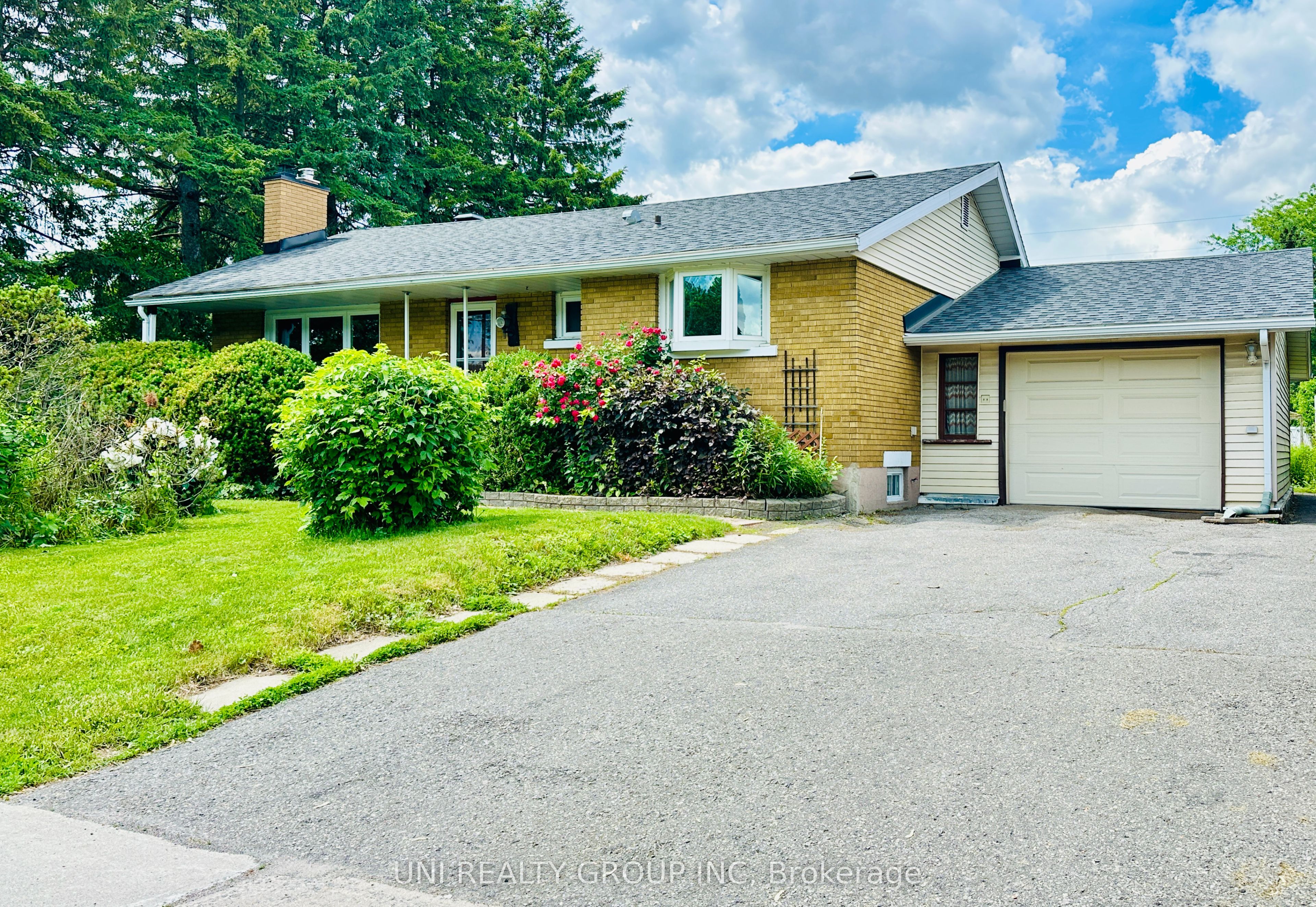 77 Meadowlands Drive