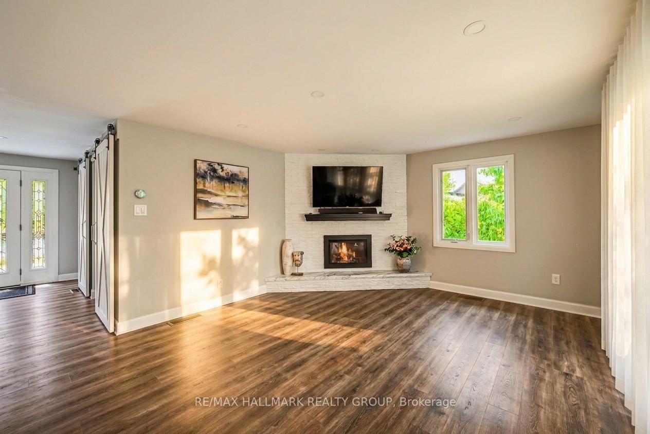13 Bathurst Street