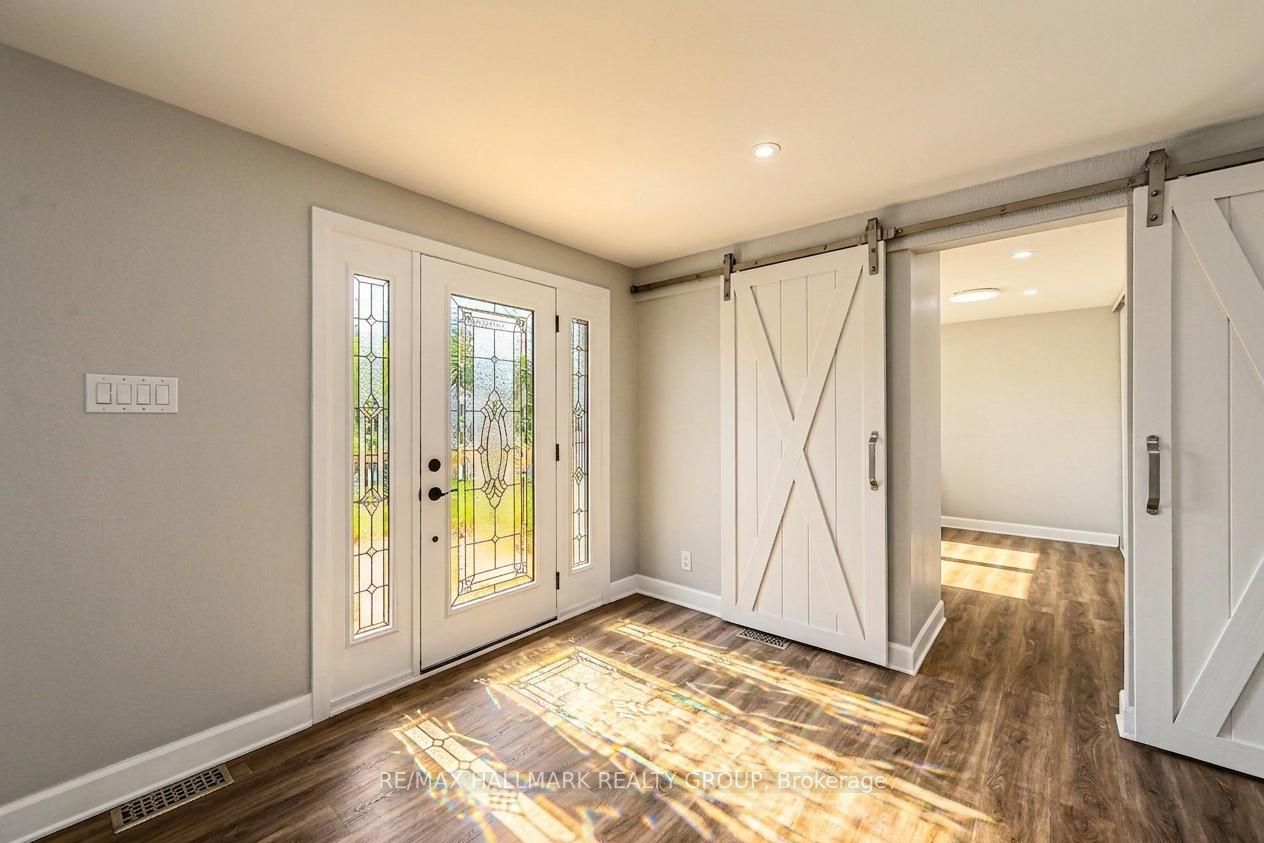 13 Bathurst Street