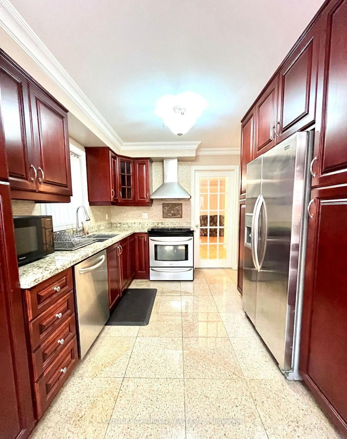 215 Kingknoll Drive