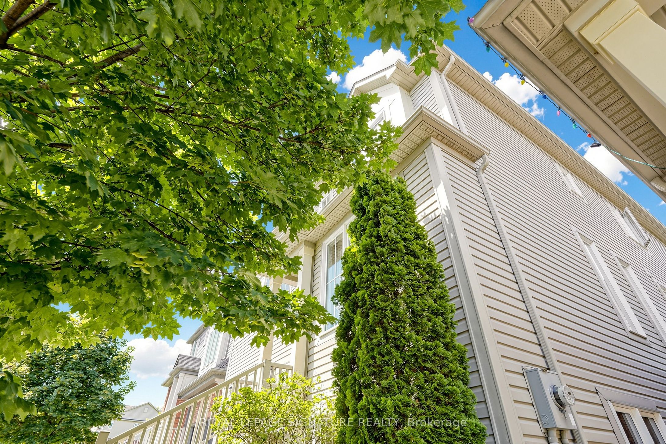 2339 Pilgrim Square