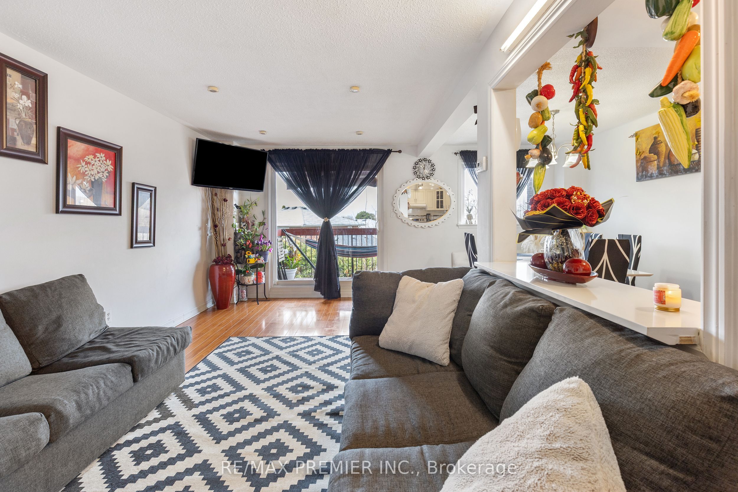 42 San Marino Way 19