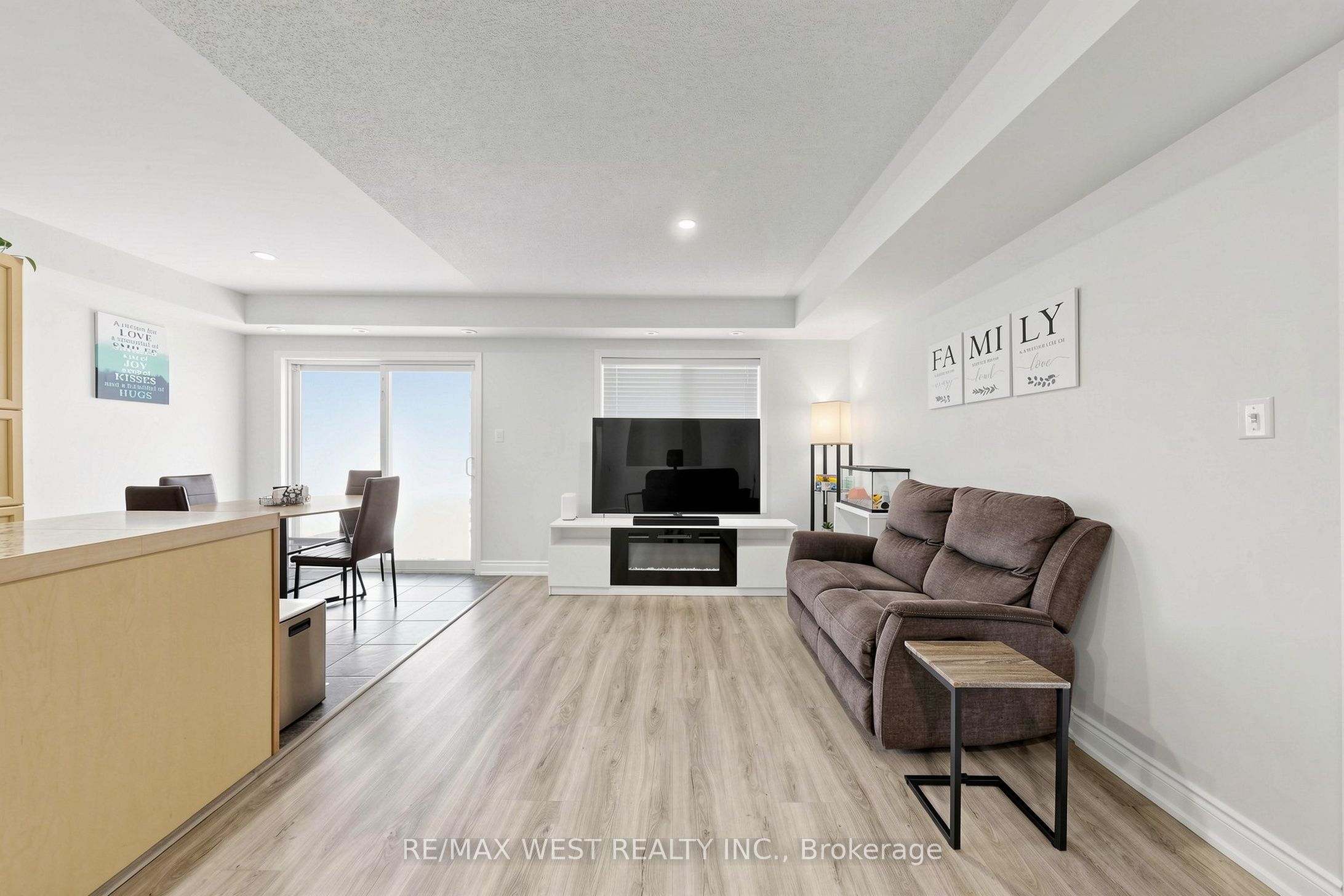 608 Shoreline Drive 1