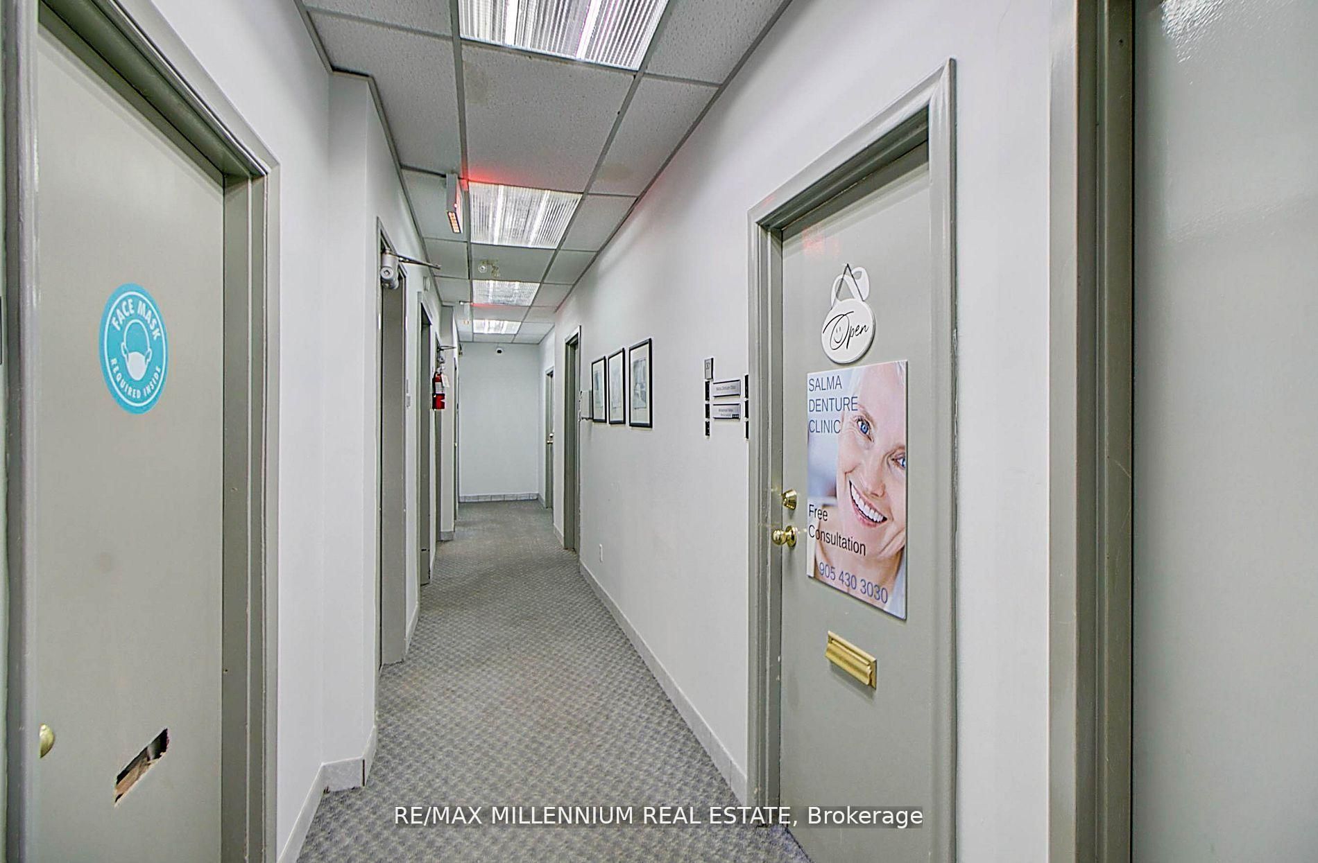 101 Dundas Street W 305