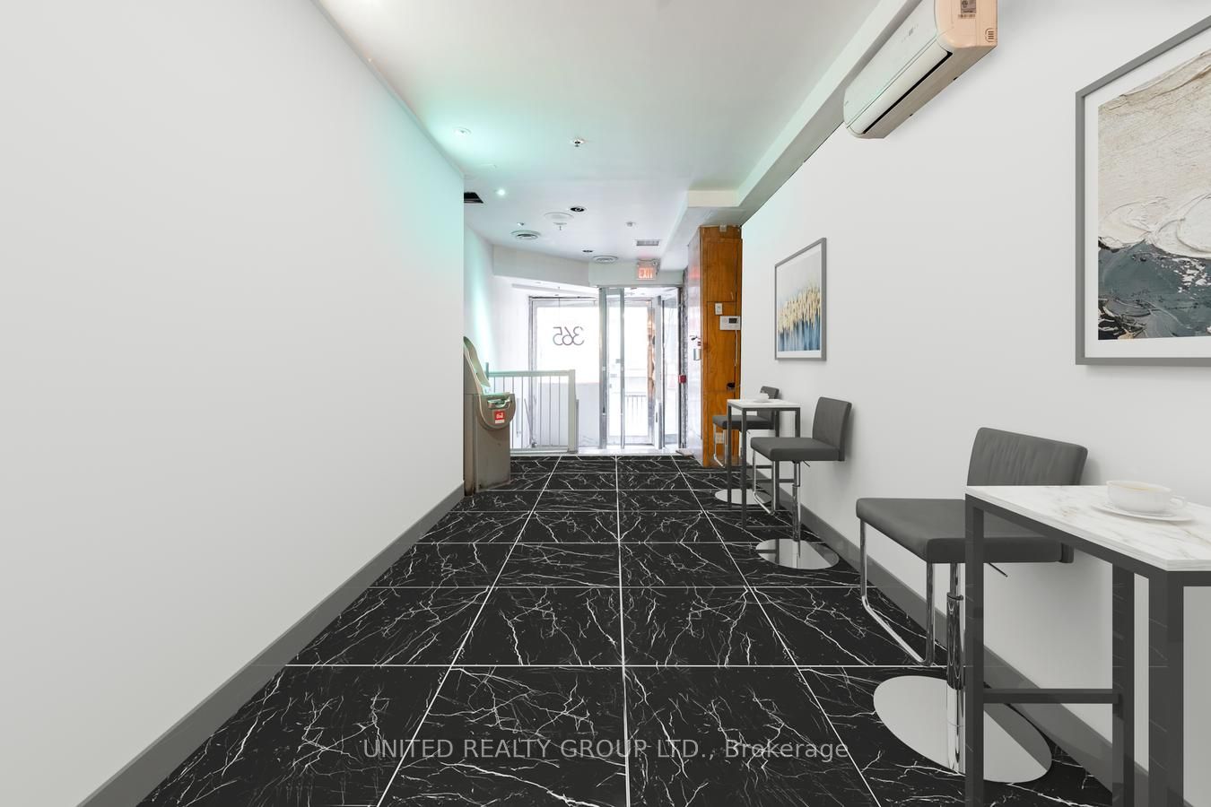 365 King Street W
