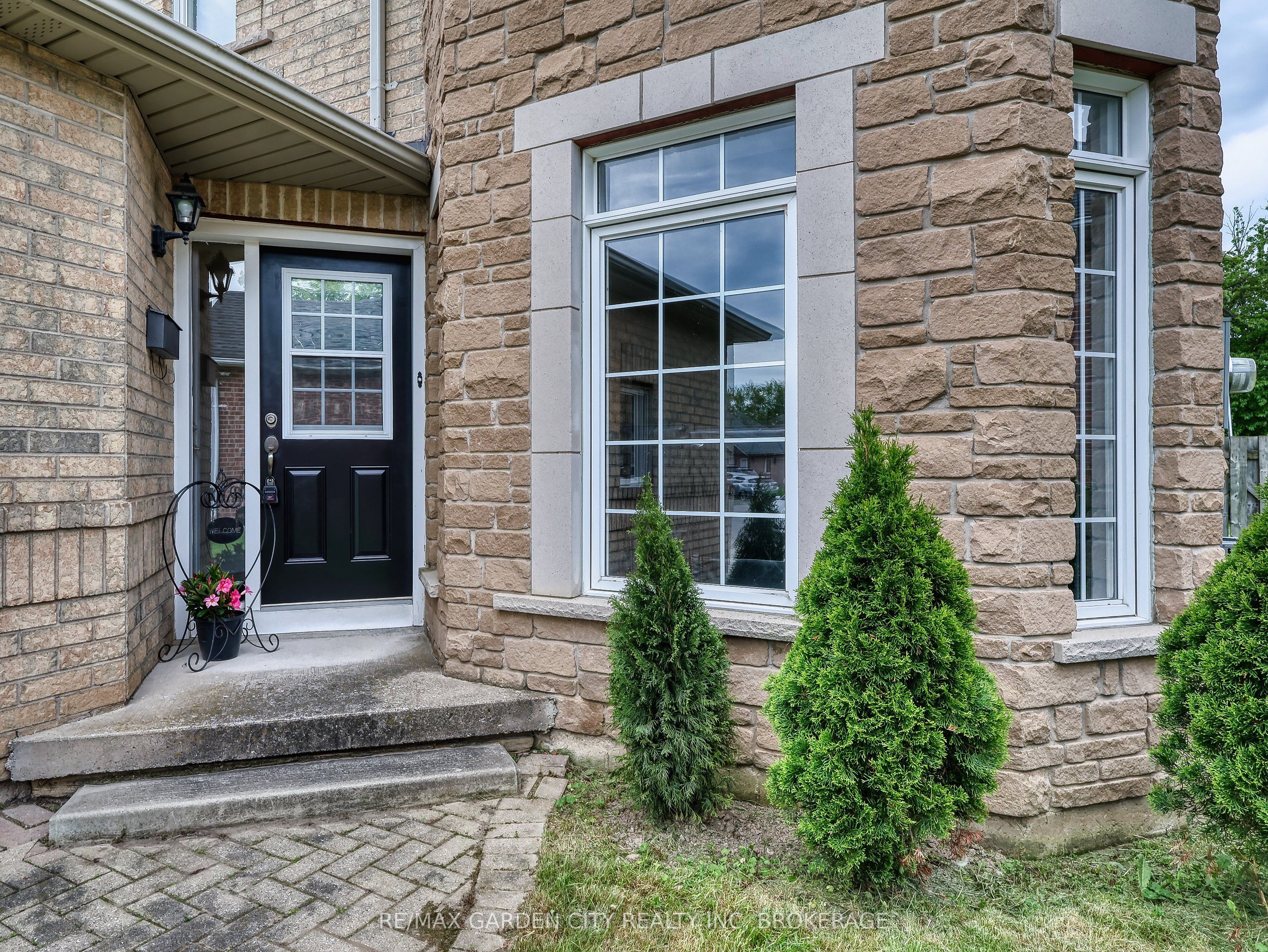75 Jackson Court E