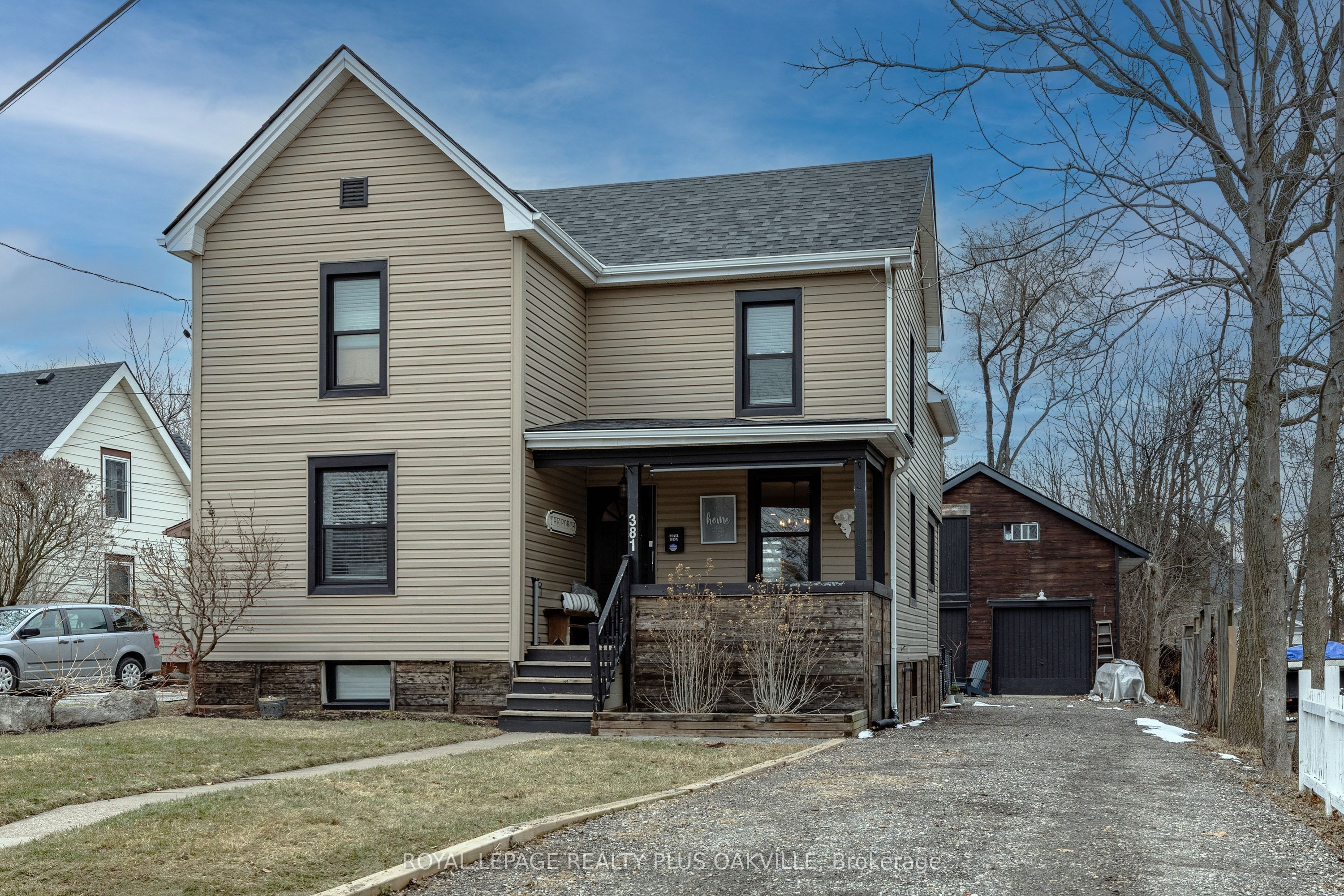 381 Elizabeth Street