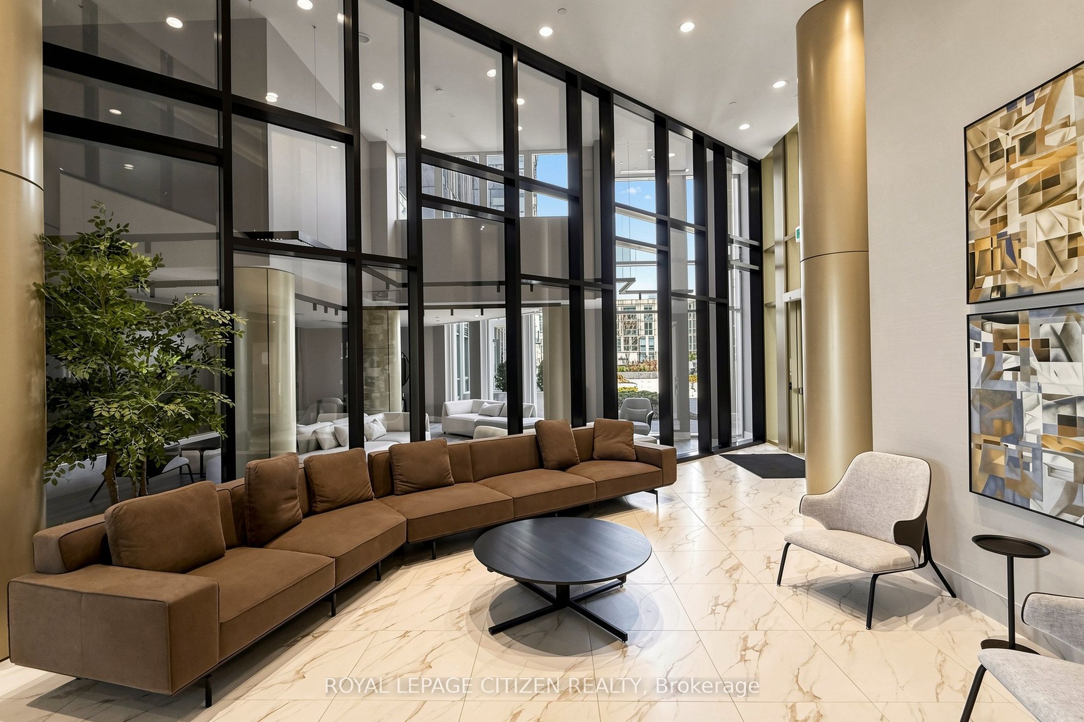 1005 Dundas Street E 347