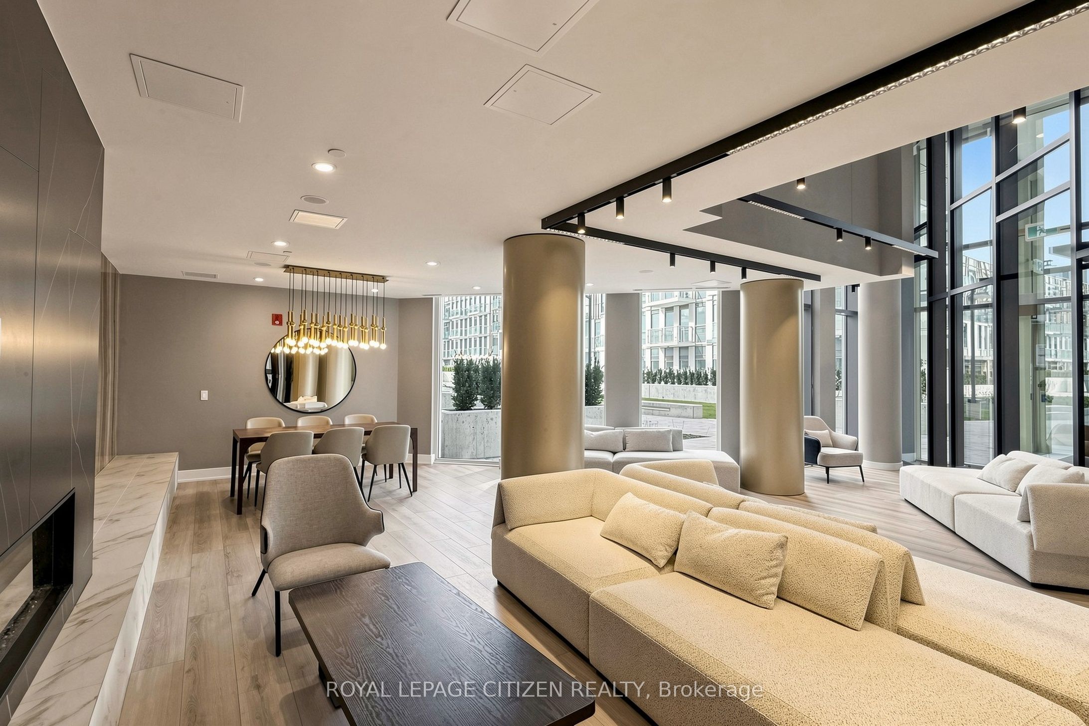 1005 Dundas Street E 347
