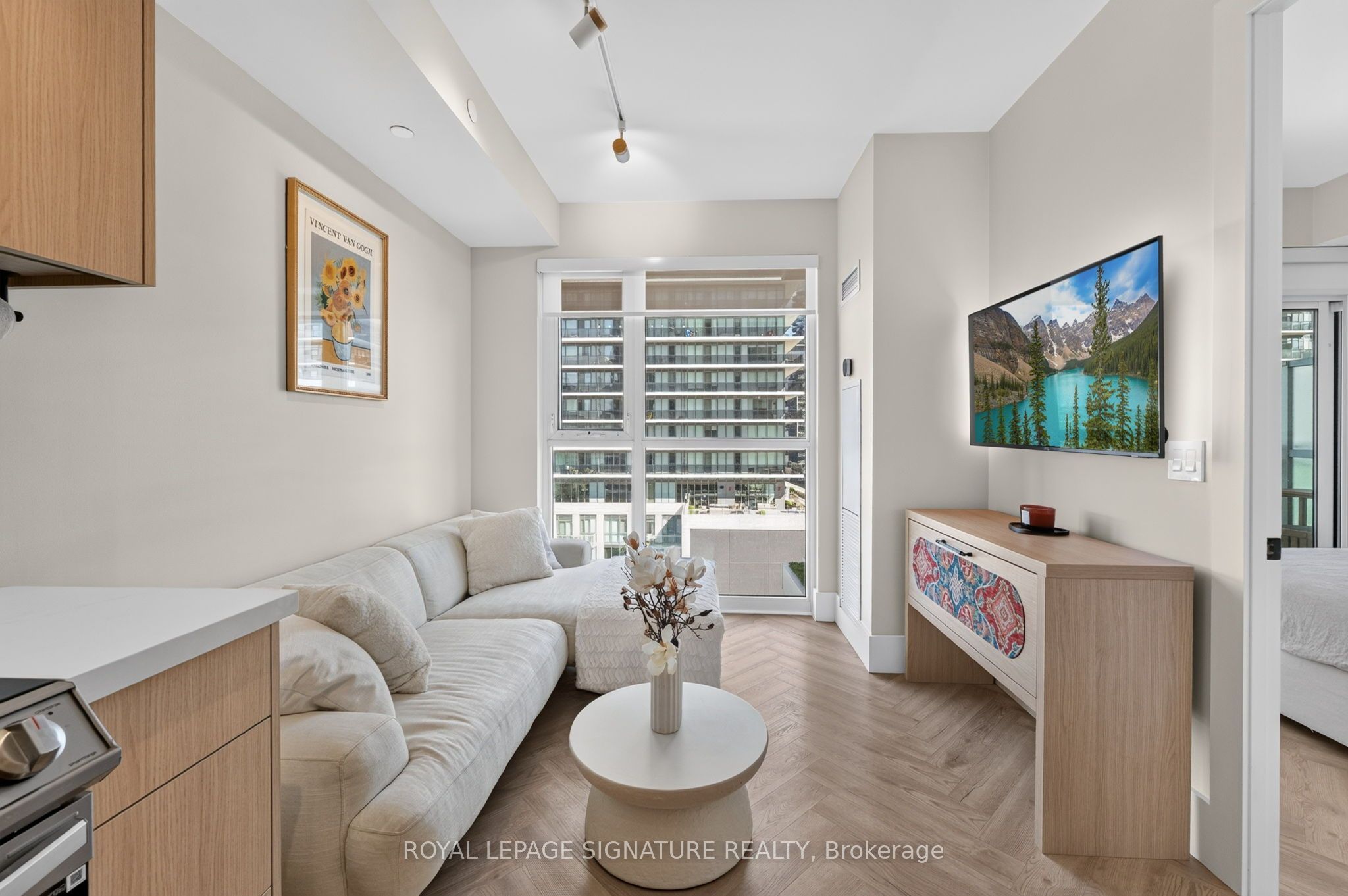 33 Shore Breeze Drive 706