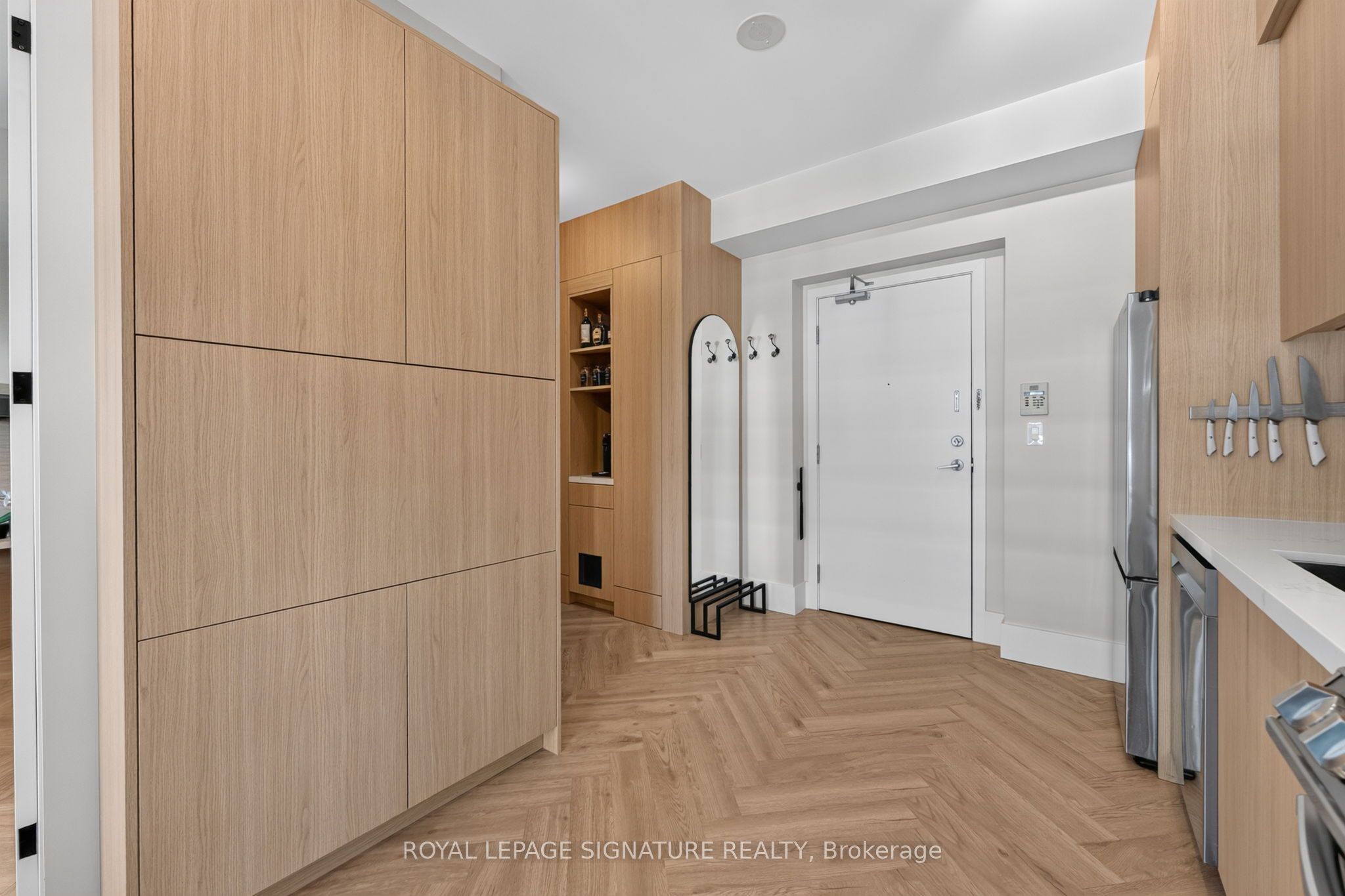 33 Shore Breeze Drive 706