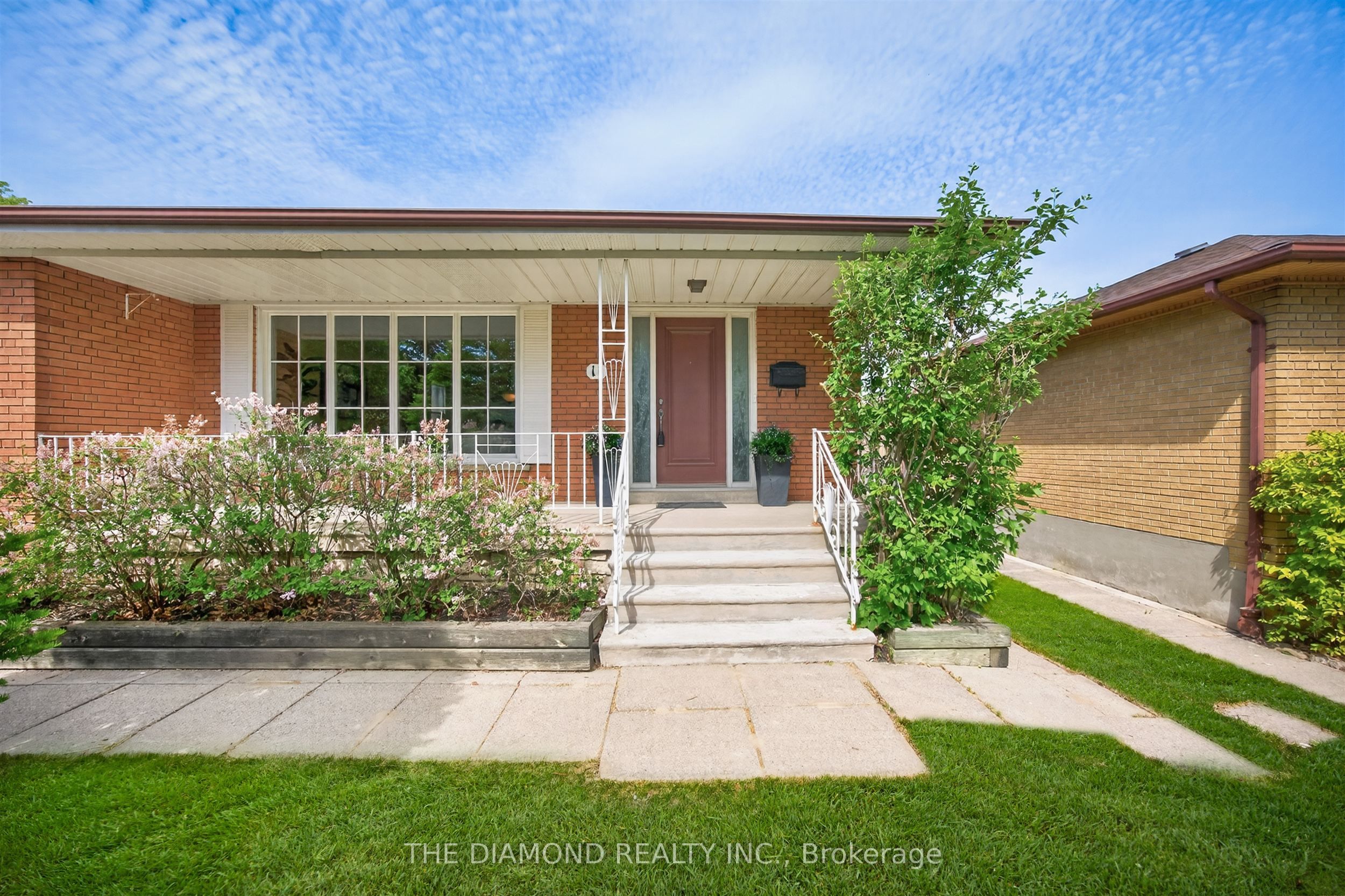 11 Swordbill Drive