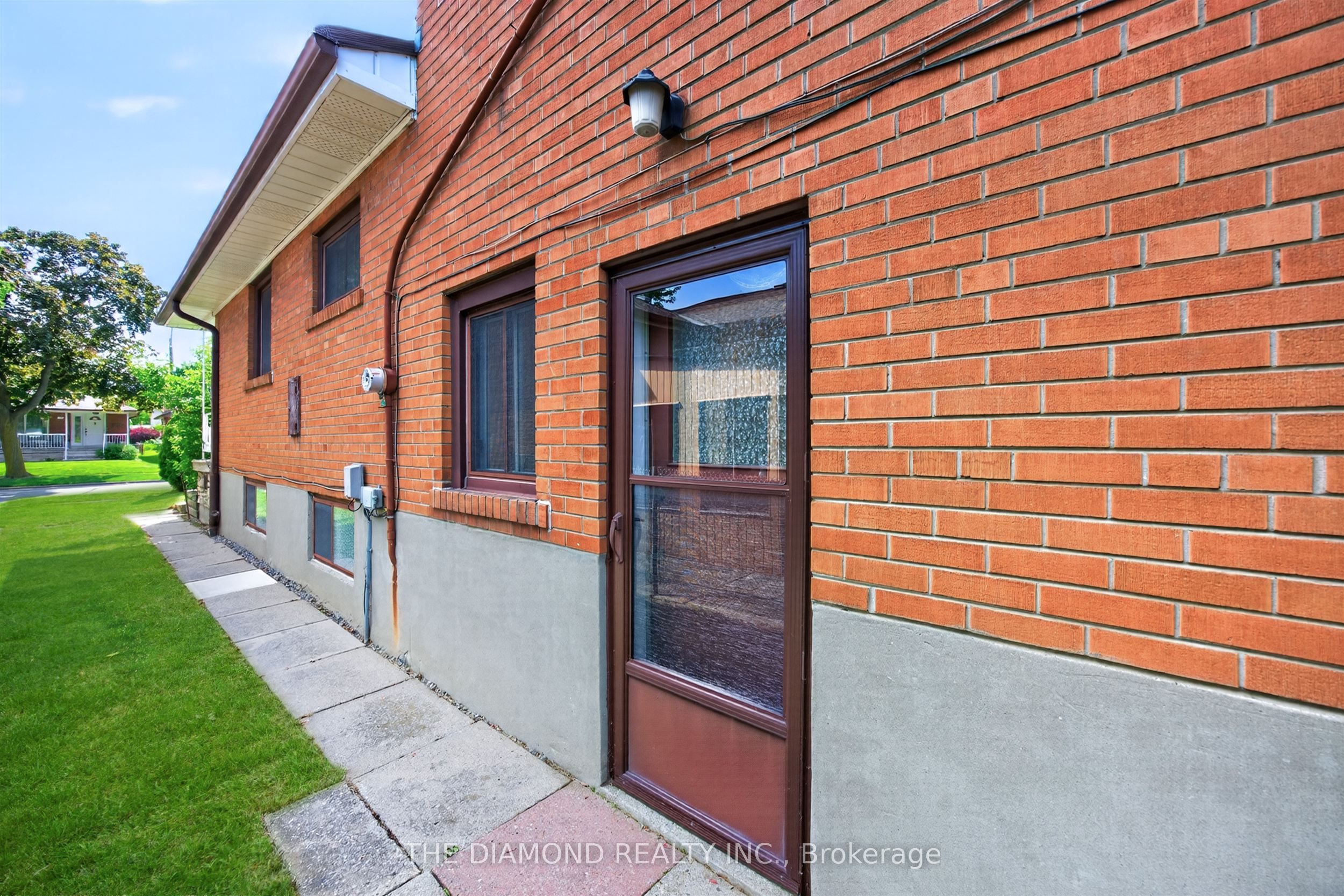 11 Swordbill Drive
