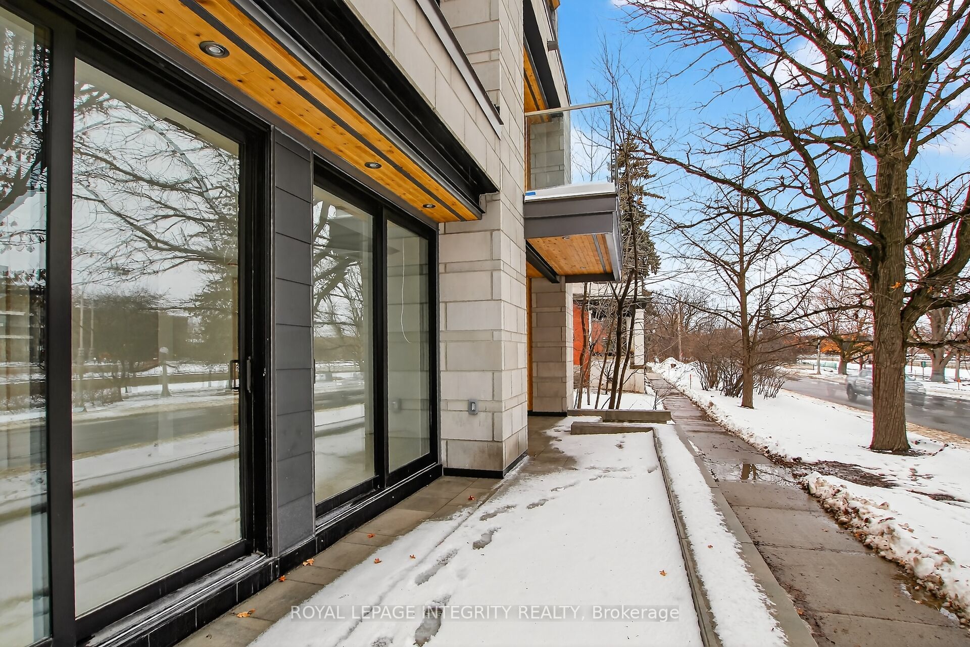 112 Queen Elizabeth Drive