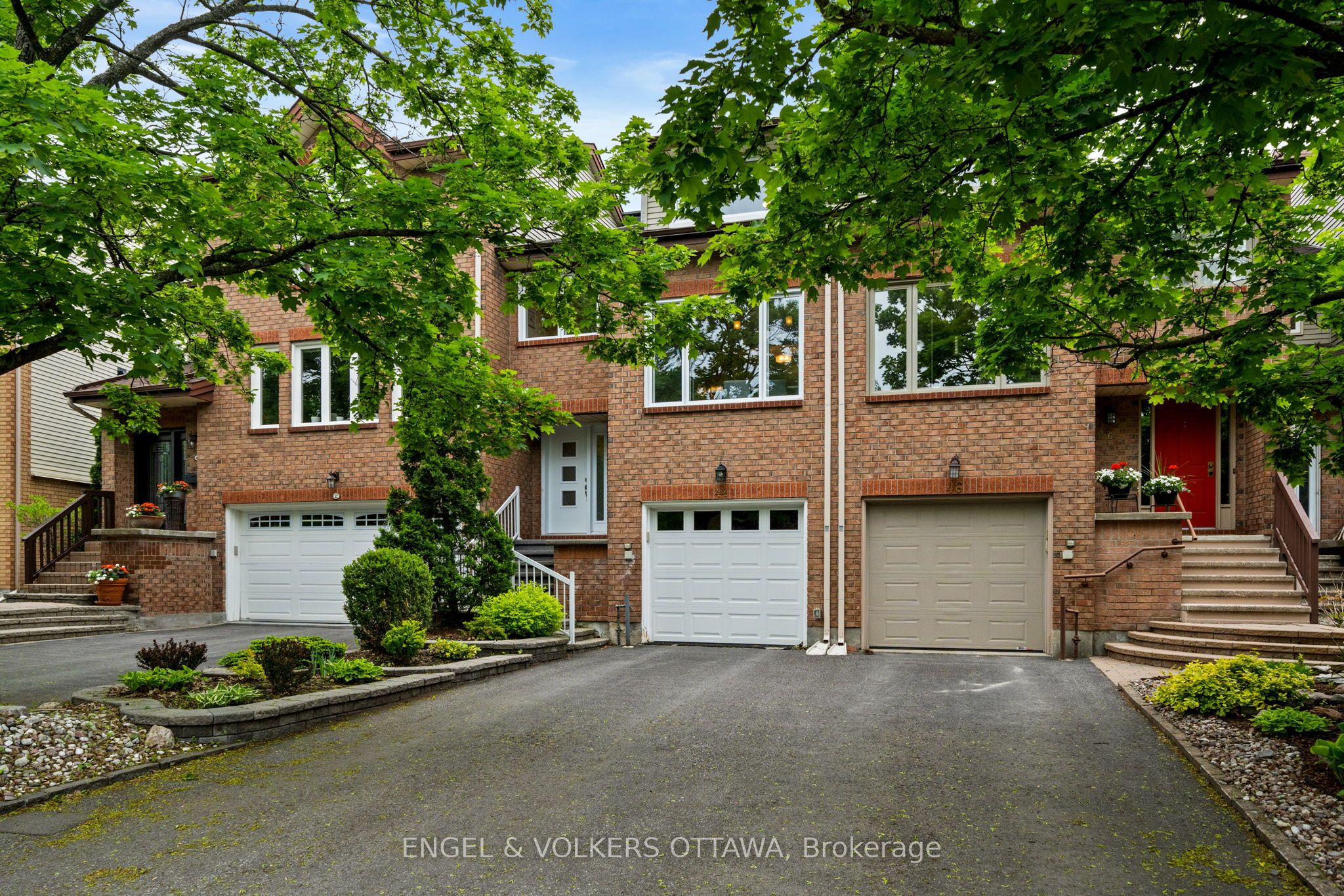 44 Dunbarton Court