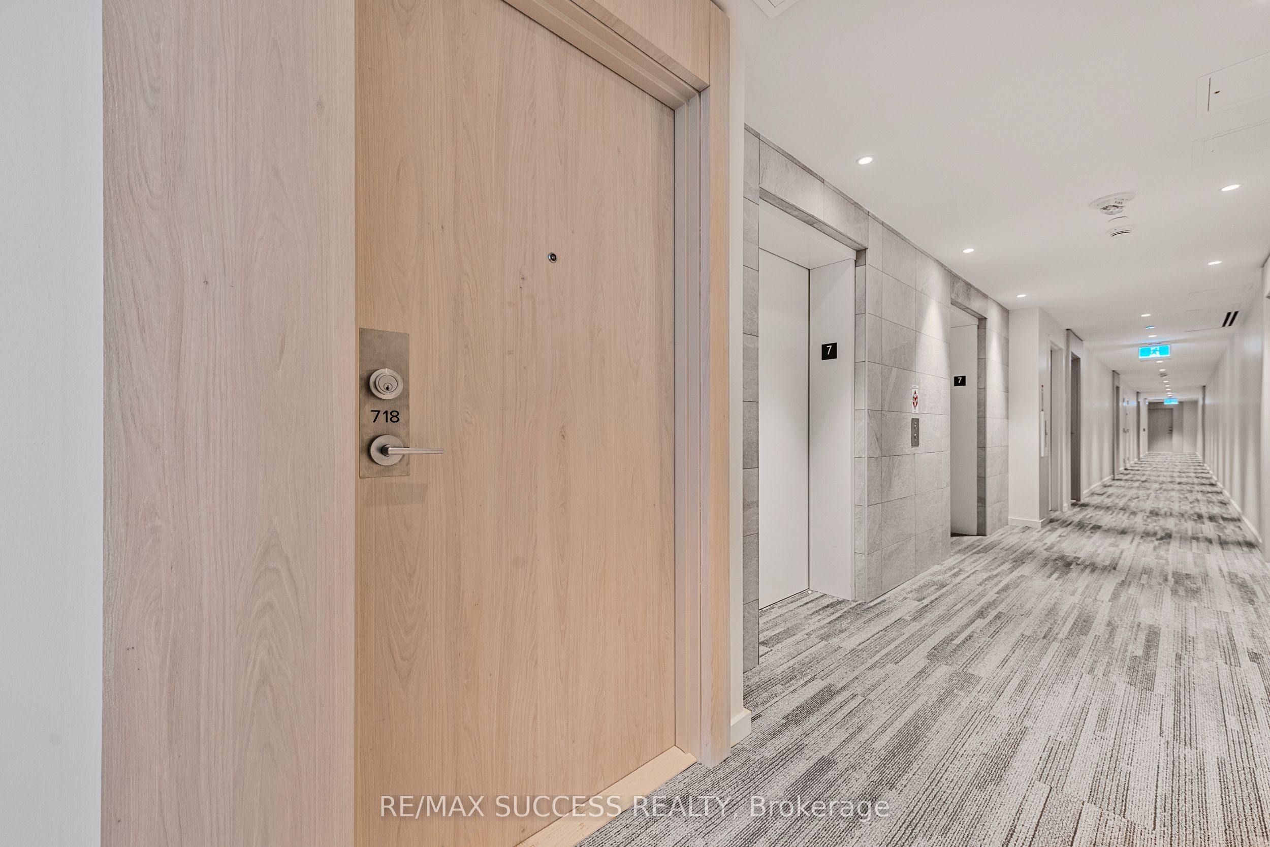 181 Sheppard Avenue E 718