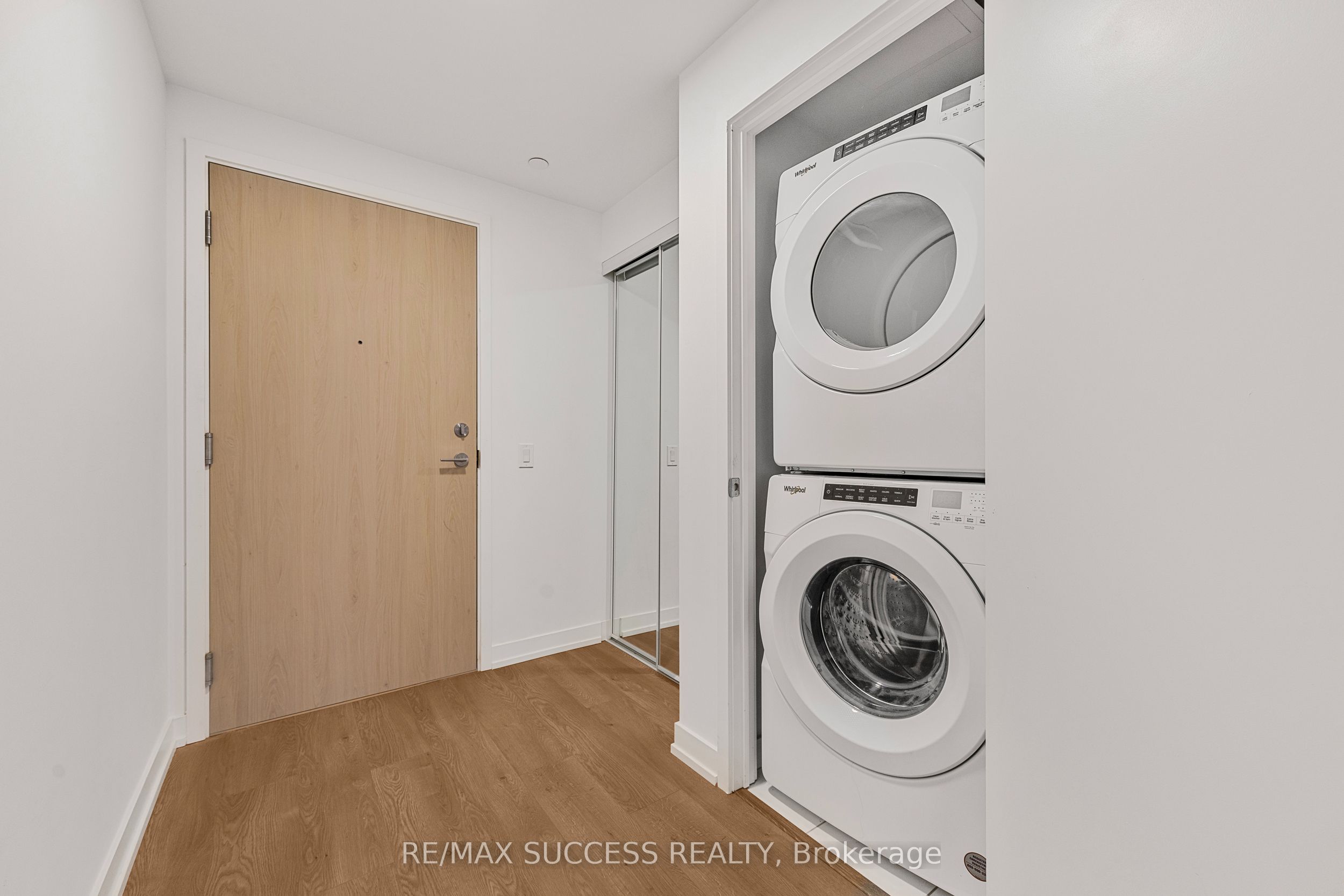 181 Sheppard Avenue E 718