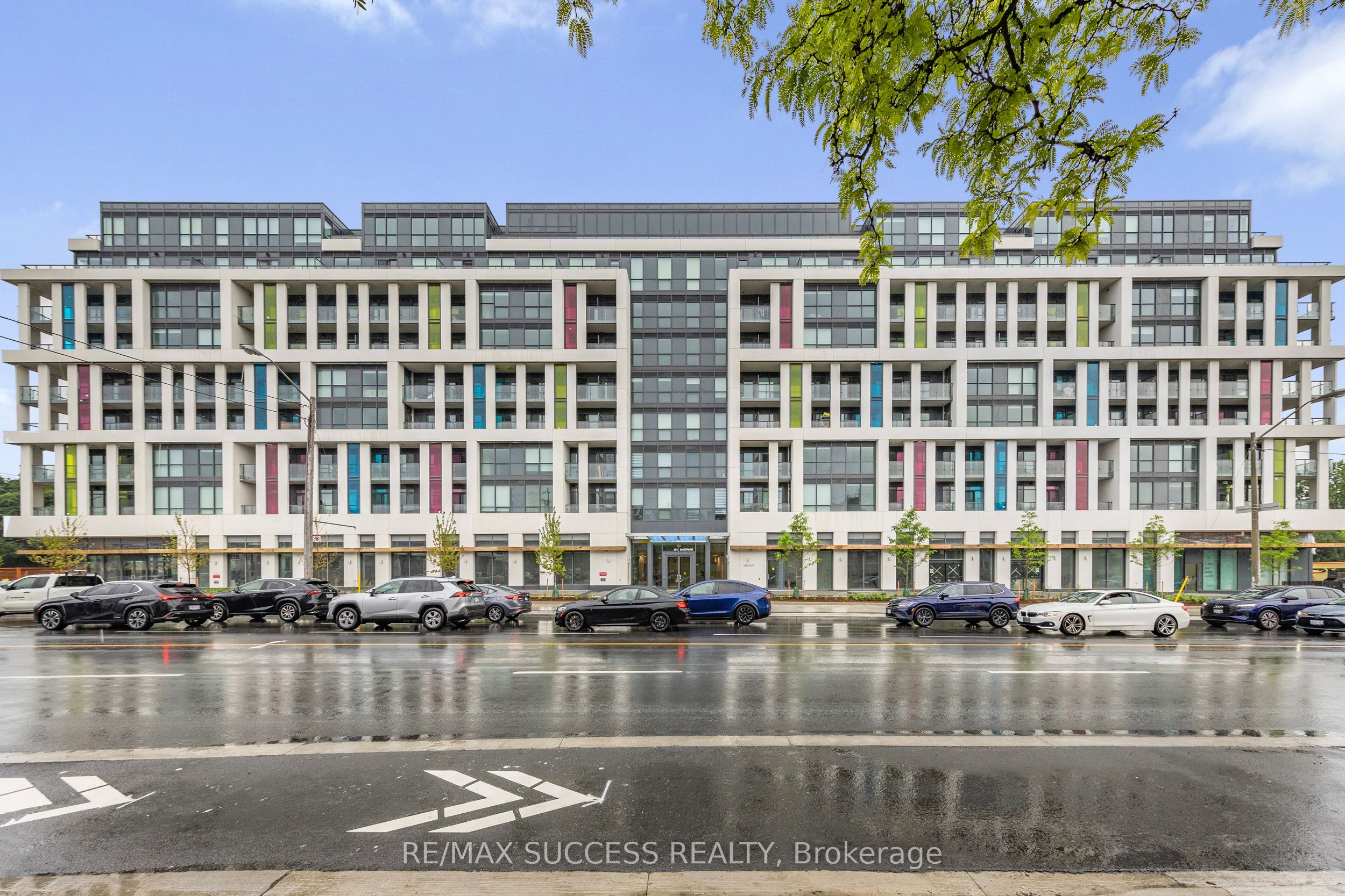 181 Sheppard Avenue E 718