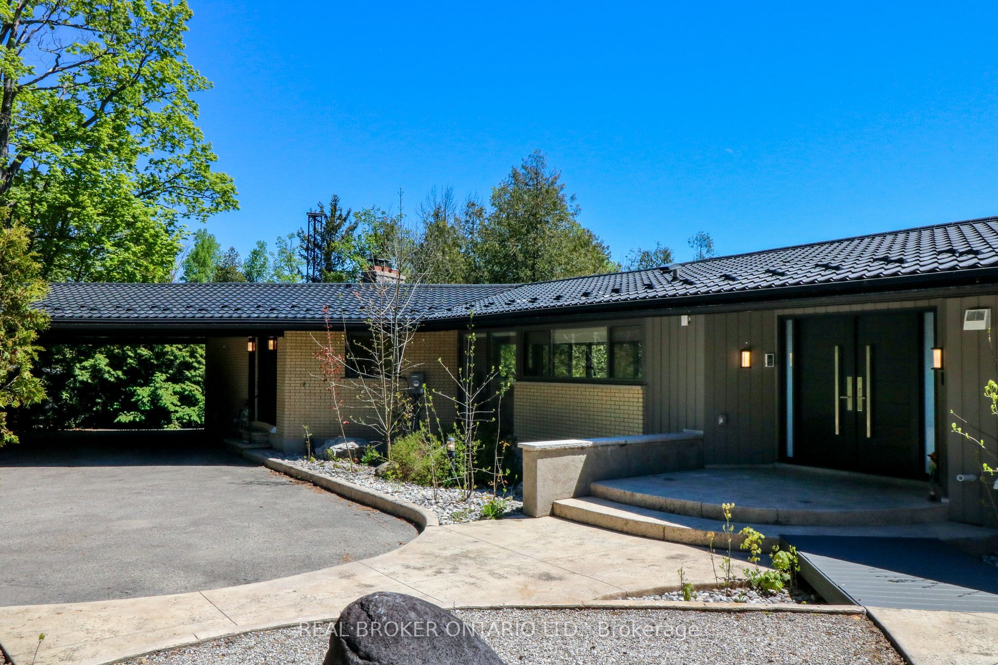 285 BALMY BEACH Road