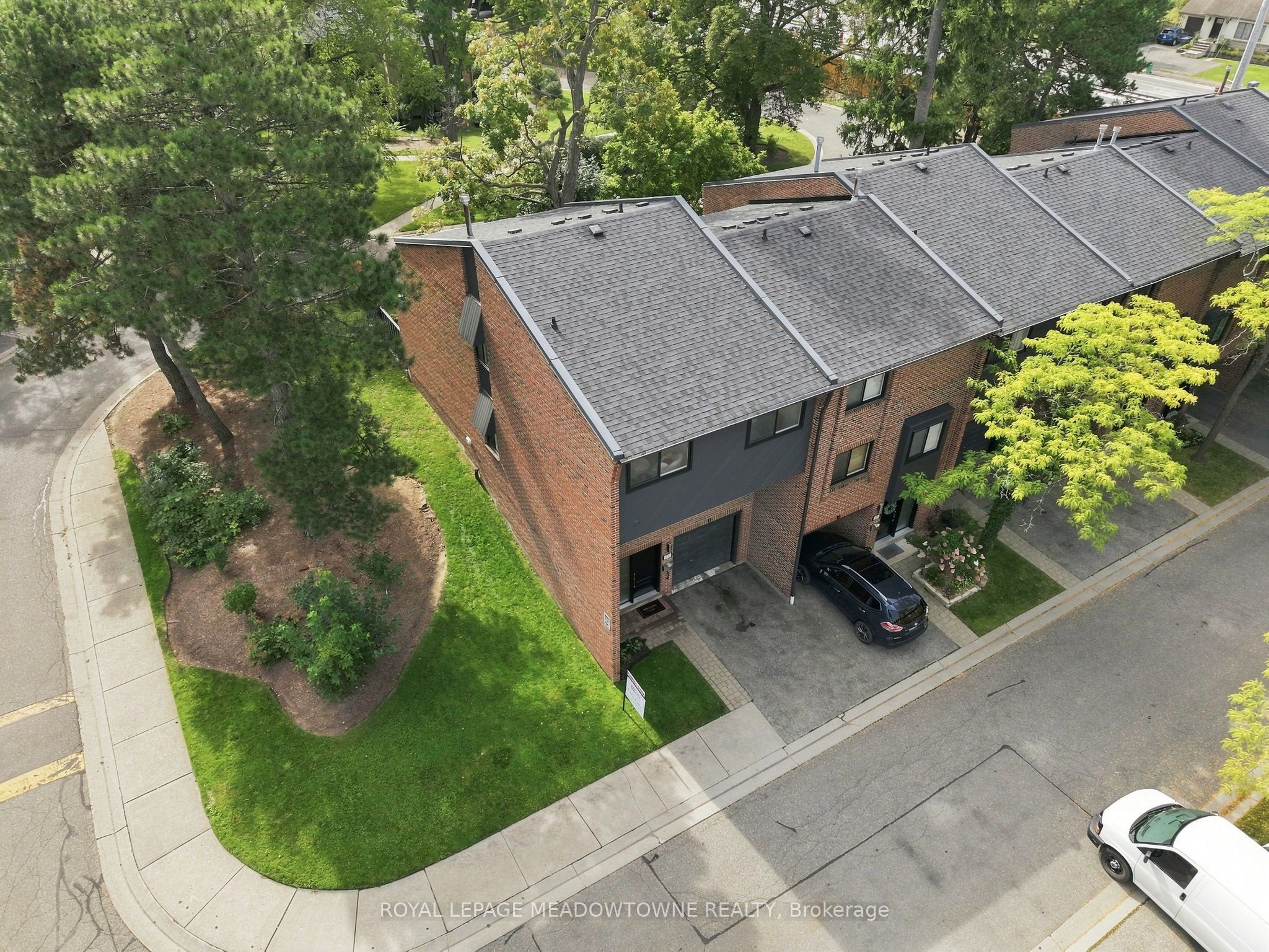 20 Mineola Road 17