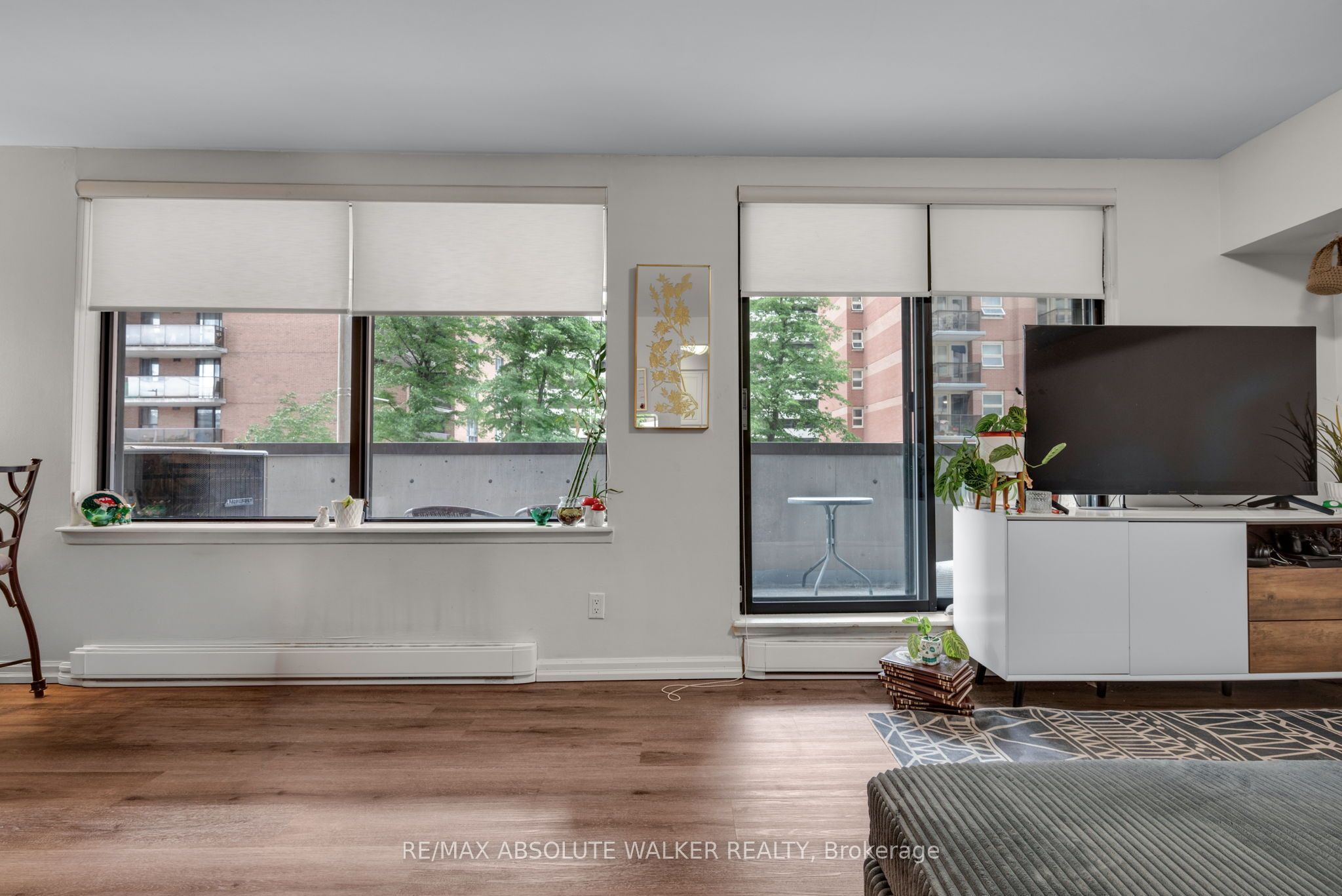 470 Laurier Avenue W 201