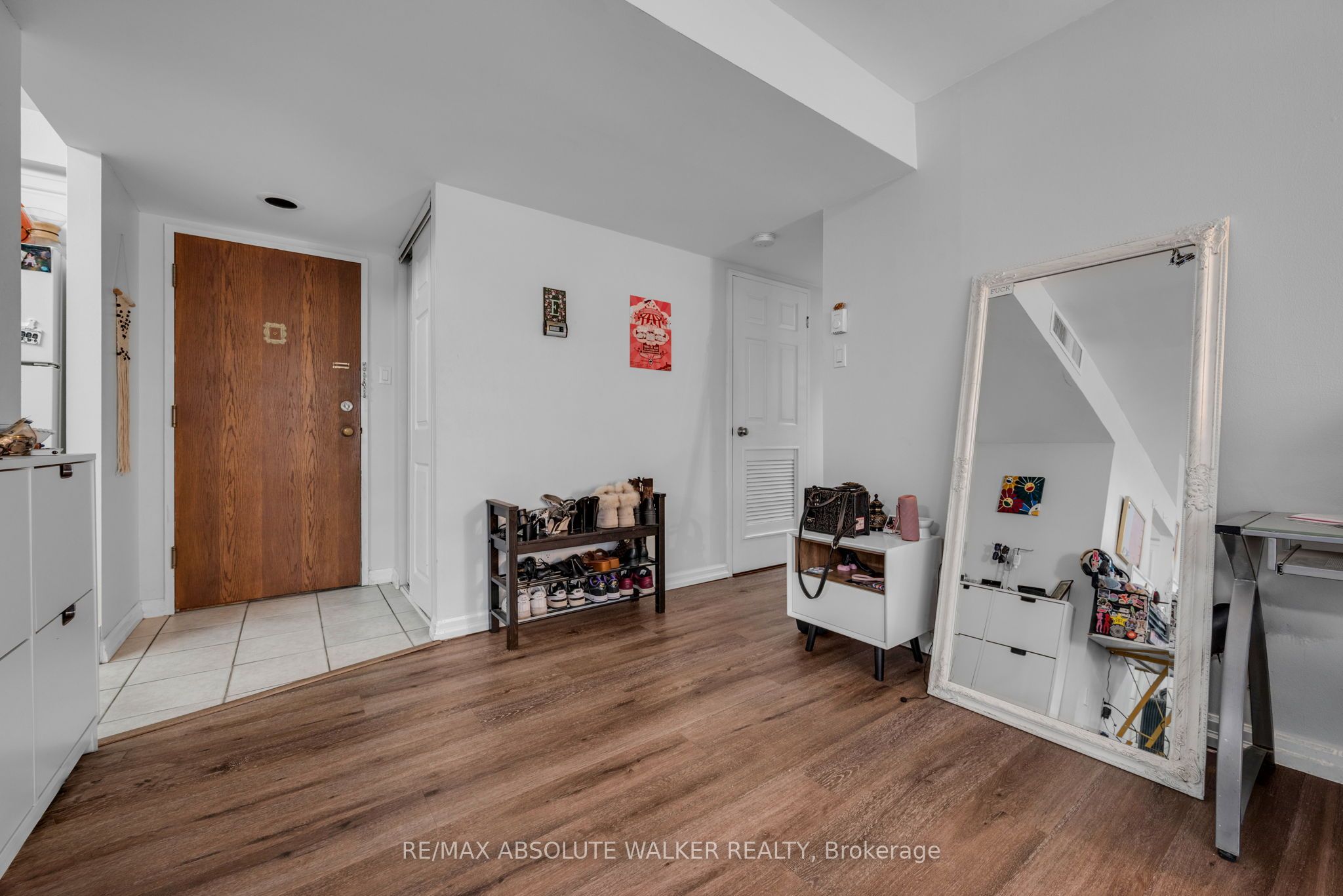470 Laurier Avenue W 201