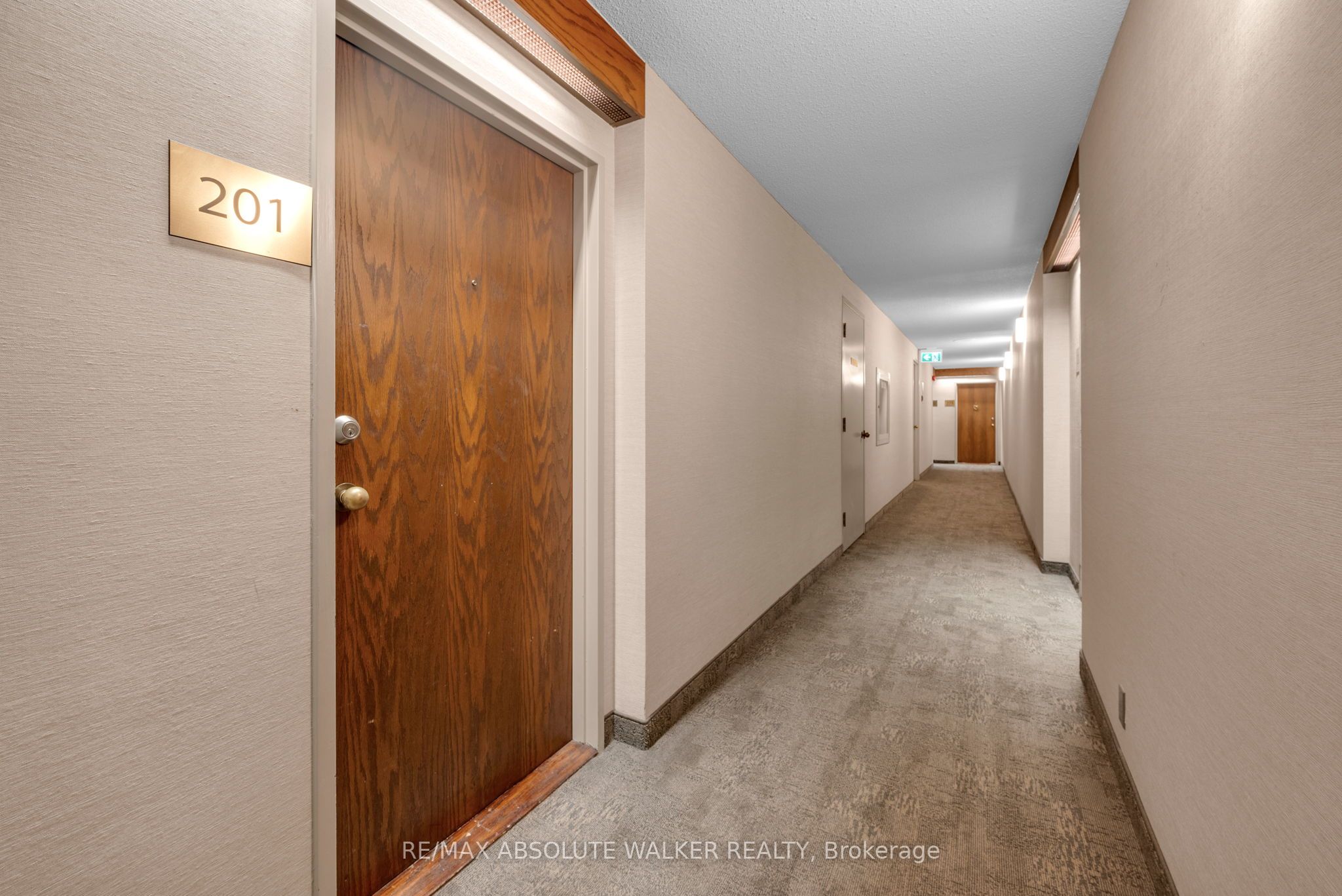 470 Laurier Avenue W 201