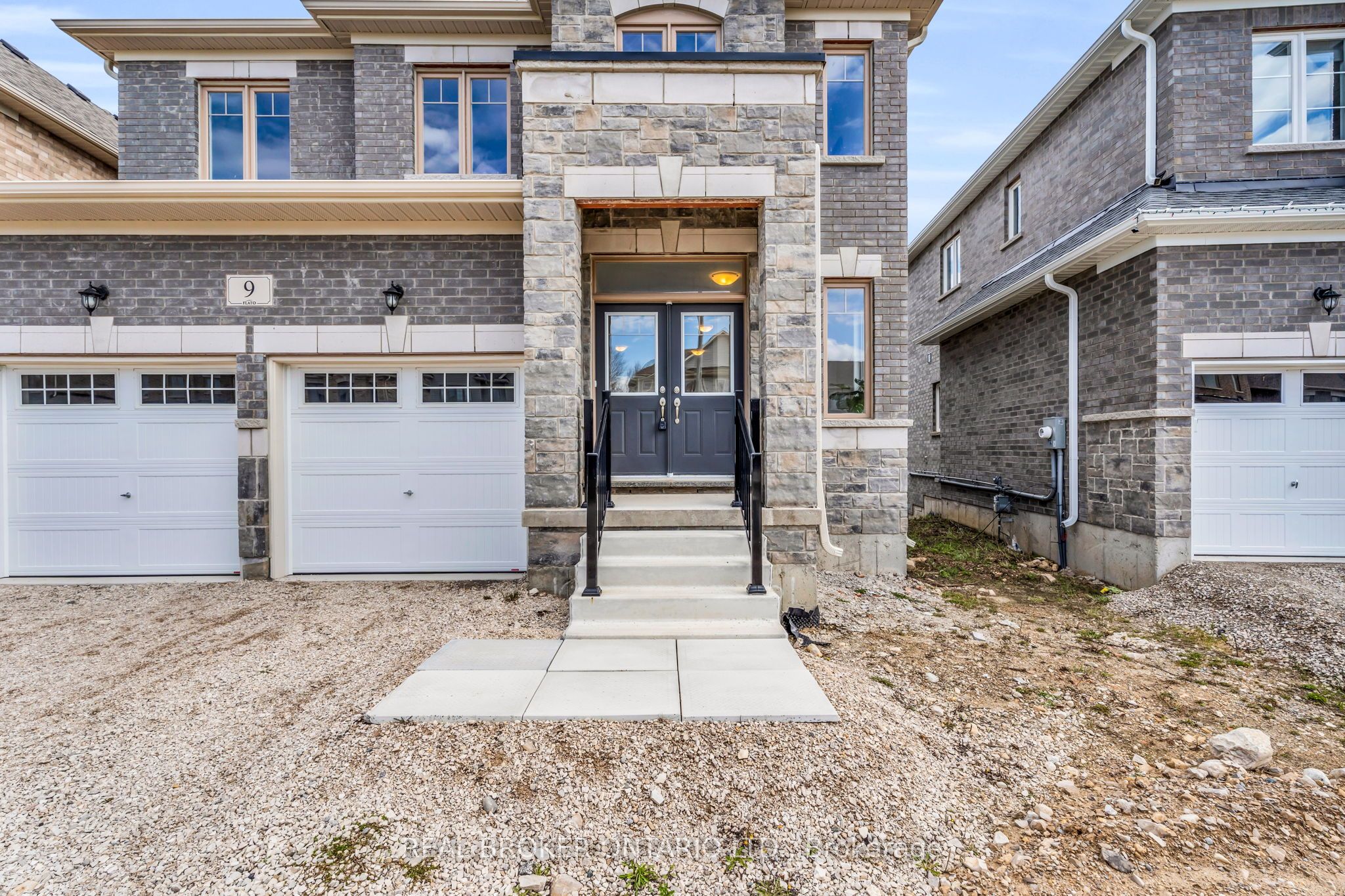 9 Aitchison Avenue