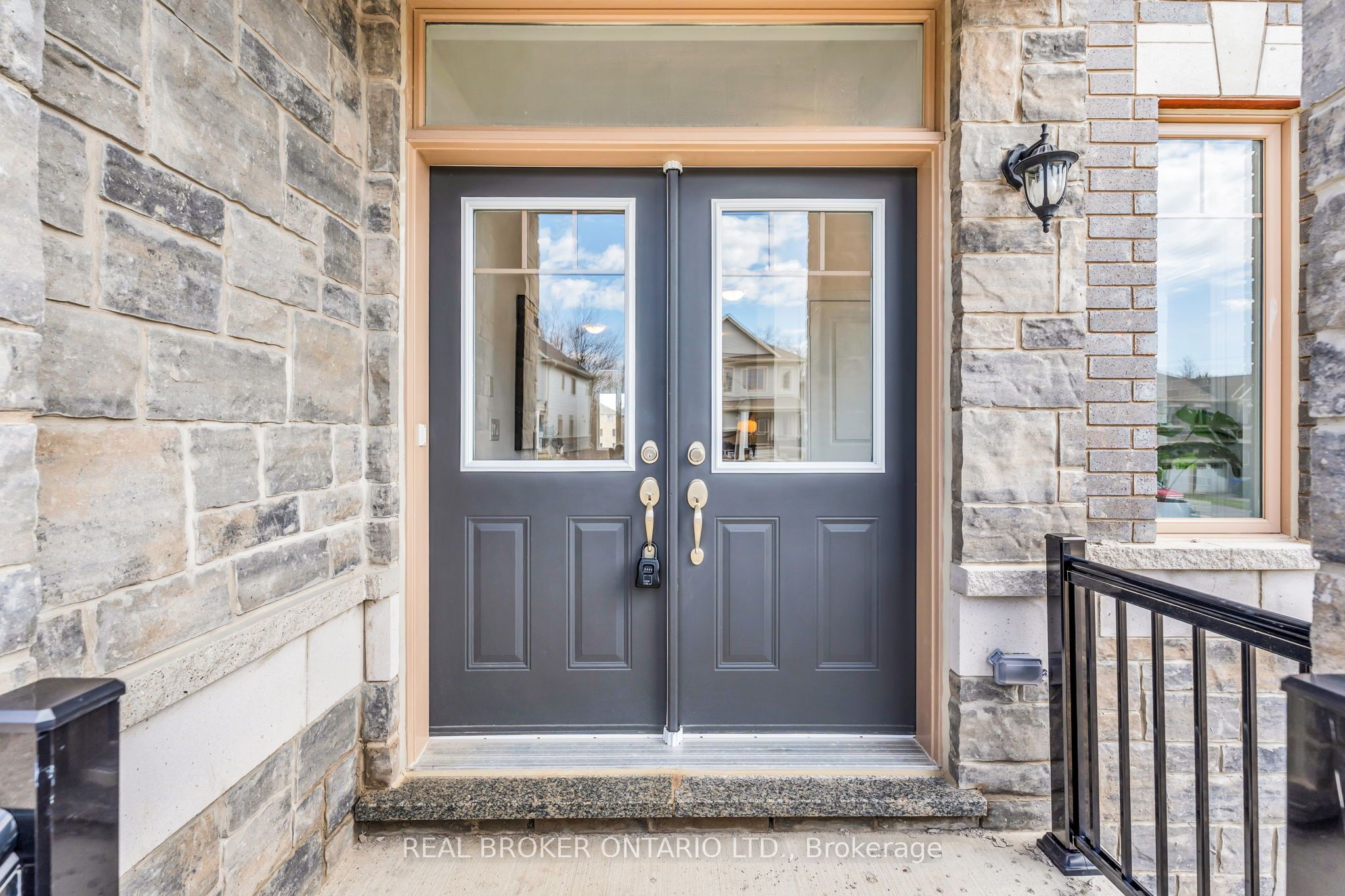 9 Aitchison Avenue