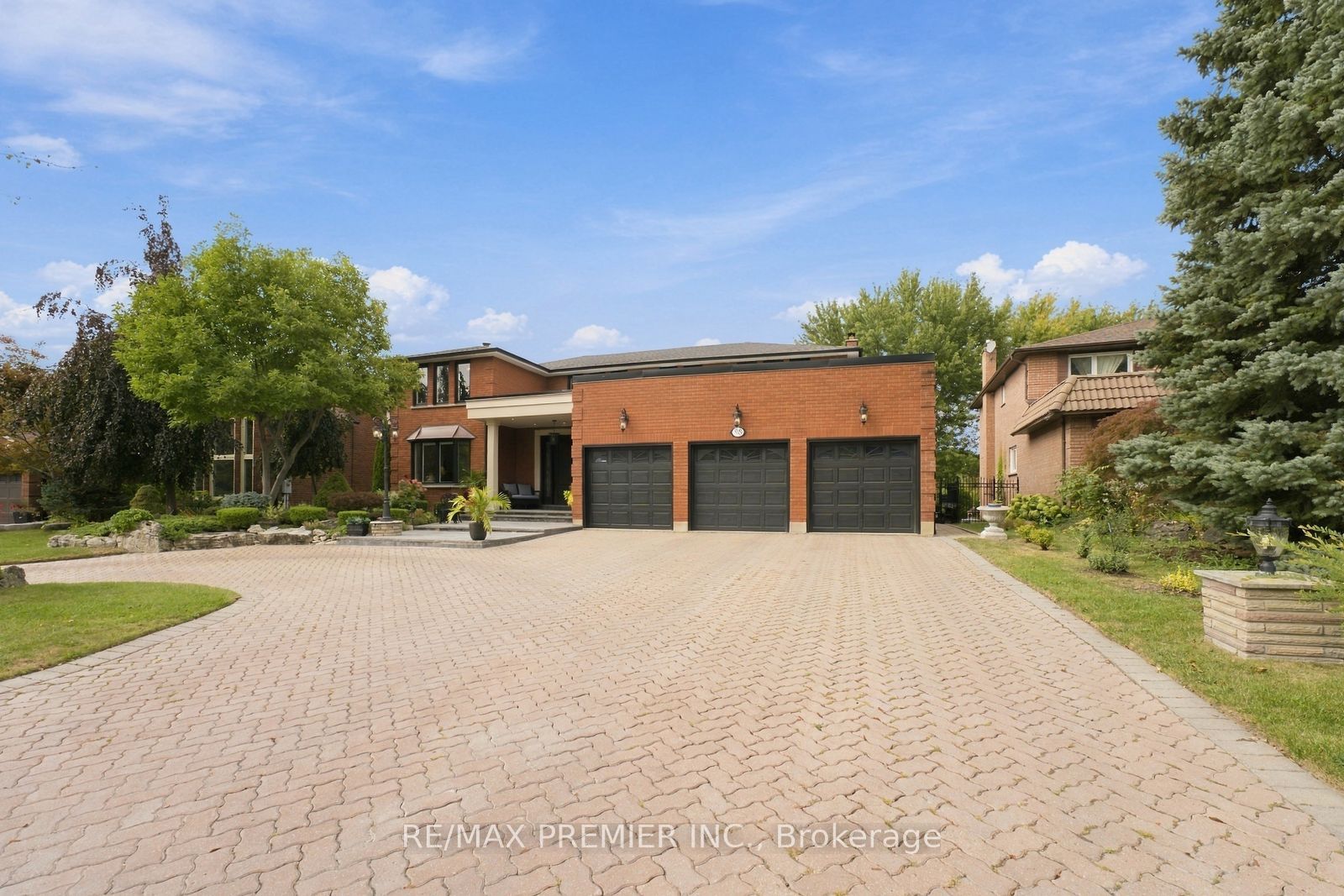 98 Cairnburg Place