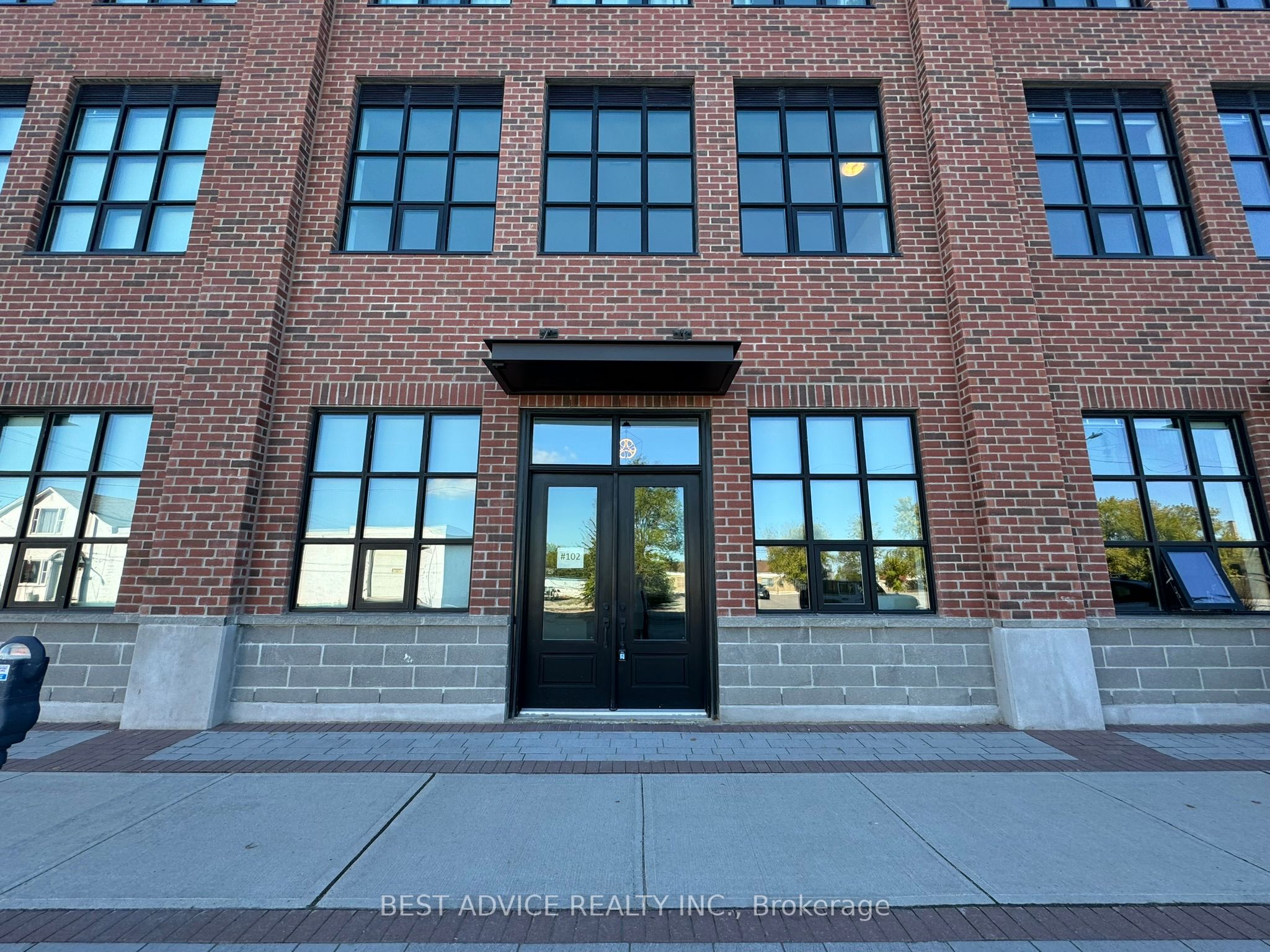 21 Matchedash Street S 102