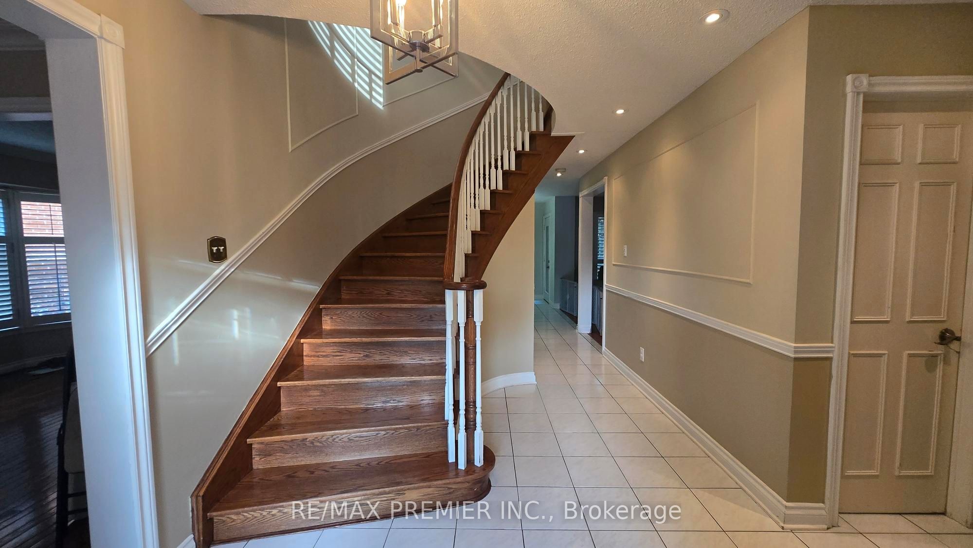 4399 Beacon Lane
