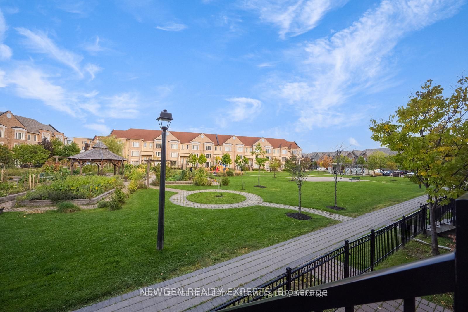 3185 Boxford Crescent 16